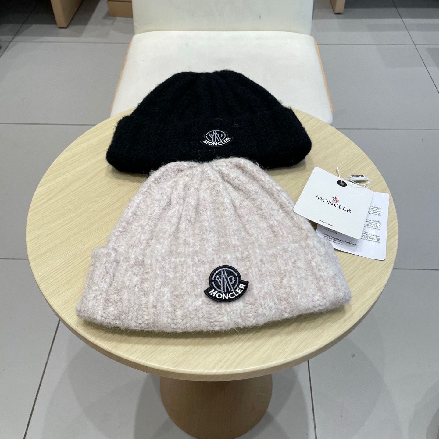  蒙口Moncler盟可睐💥官网经典针织帽，原单复刻.非常柔软亲肤，弹性很好💓有质感又非常百搭的款式~保