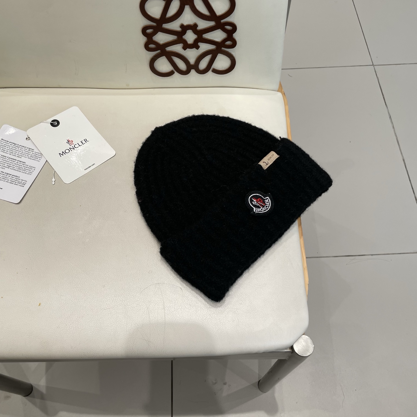   蒙口Moncler盟可睐💥新款经典针织帽，非常柔软亲肤，弹性很好💓有质感又非常百搭的款式~保暖的  