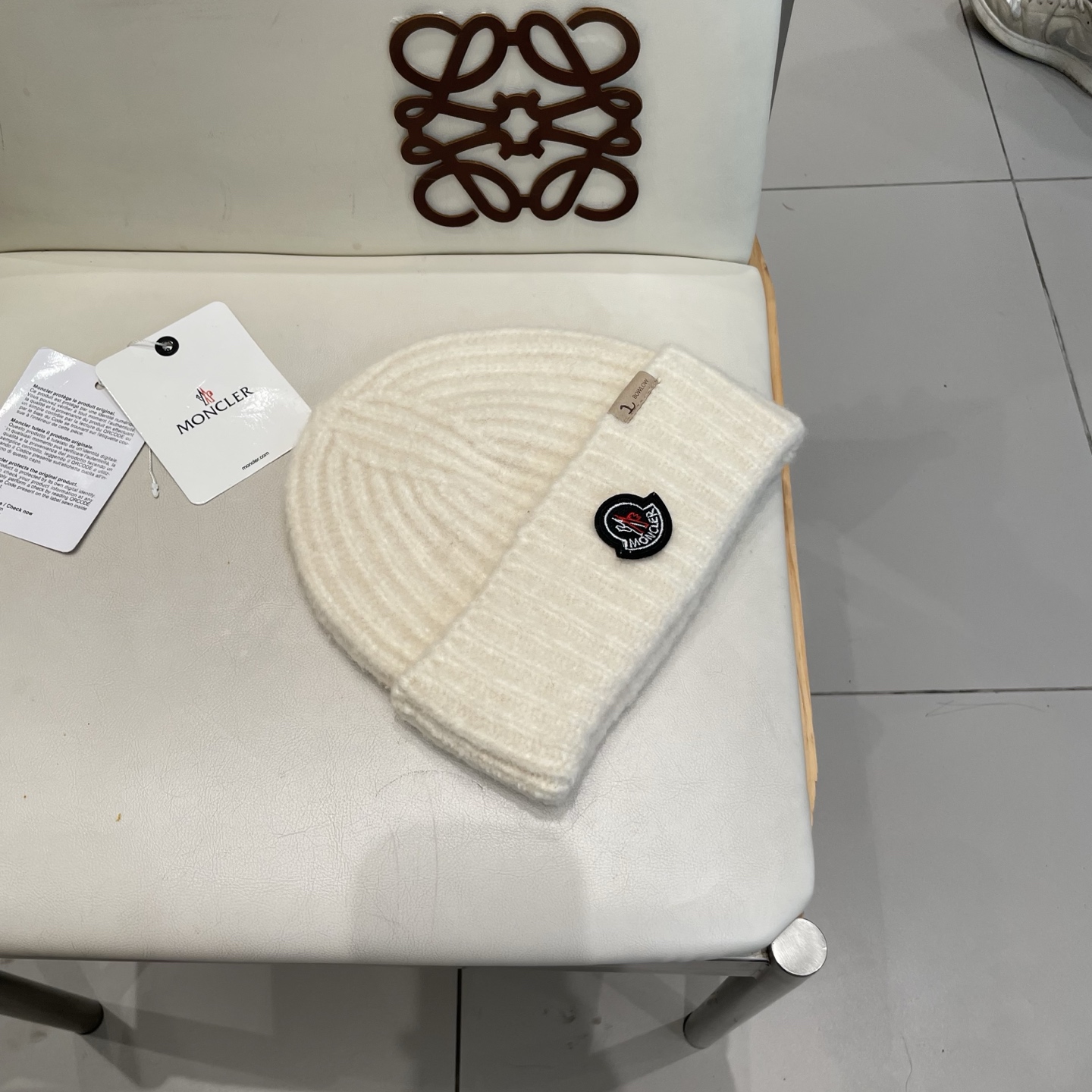   蒙口Moncler盟可睐💥新款经典针织帽，非常柔软亲肤，弹性很好💓有质感又非常百搭的款式~保暖的  