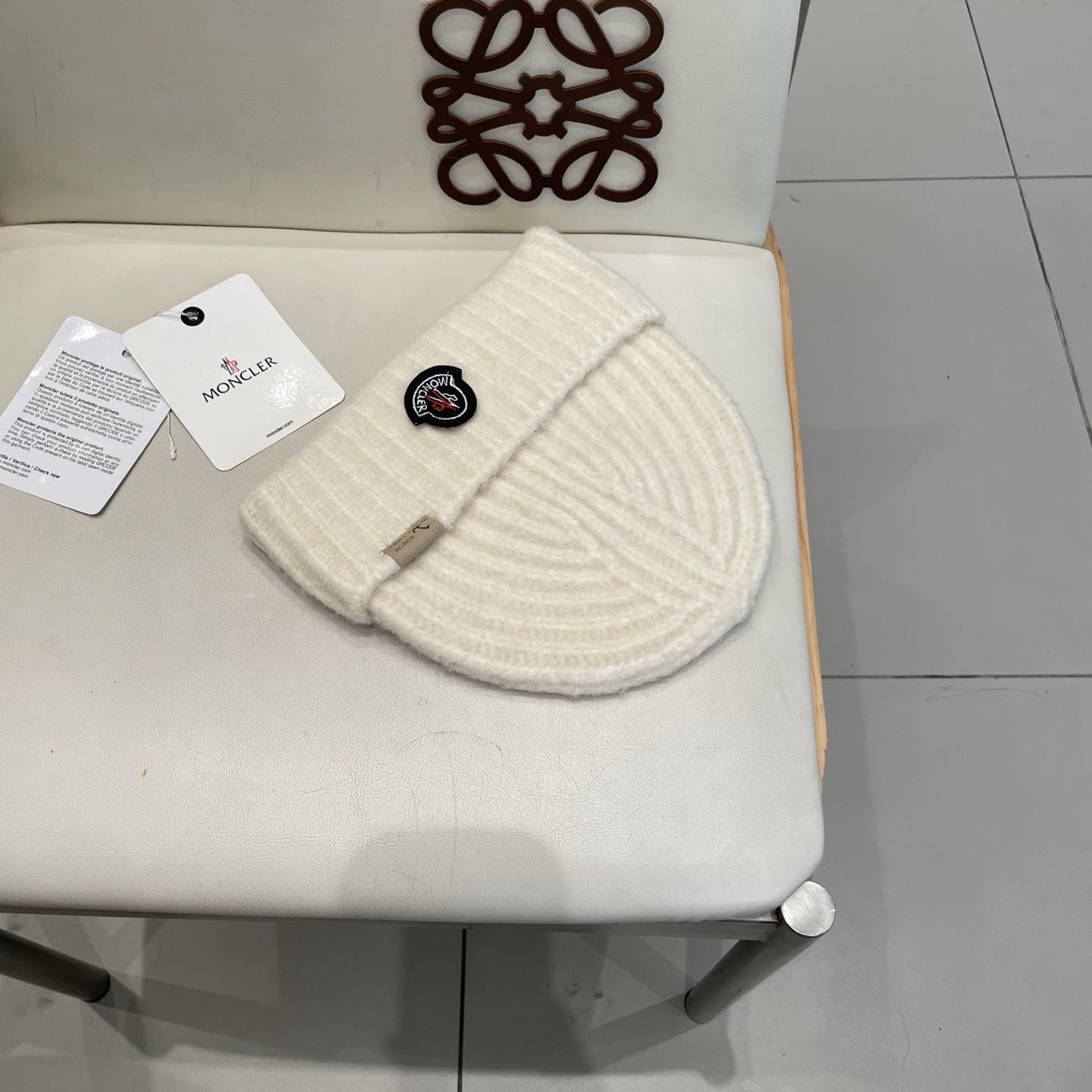   蒙口Moncler盟可睐💥新款经典针织帽，非常柔软亲肤，弹性很好💓有质感又非常百搭的款式~保暖的  