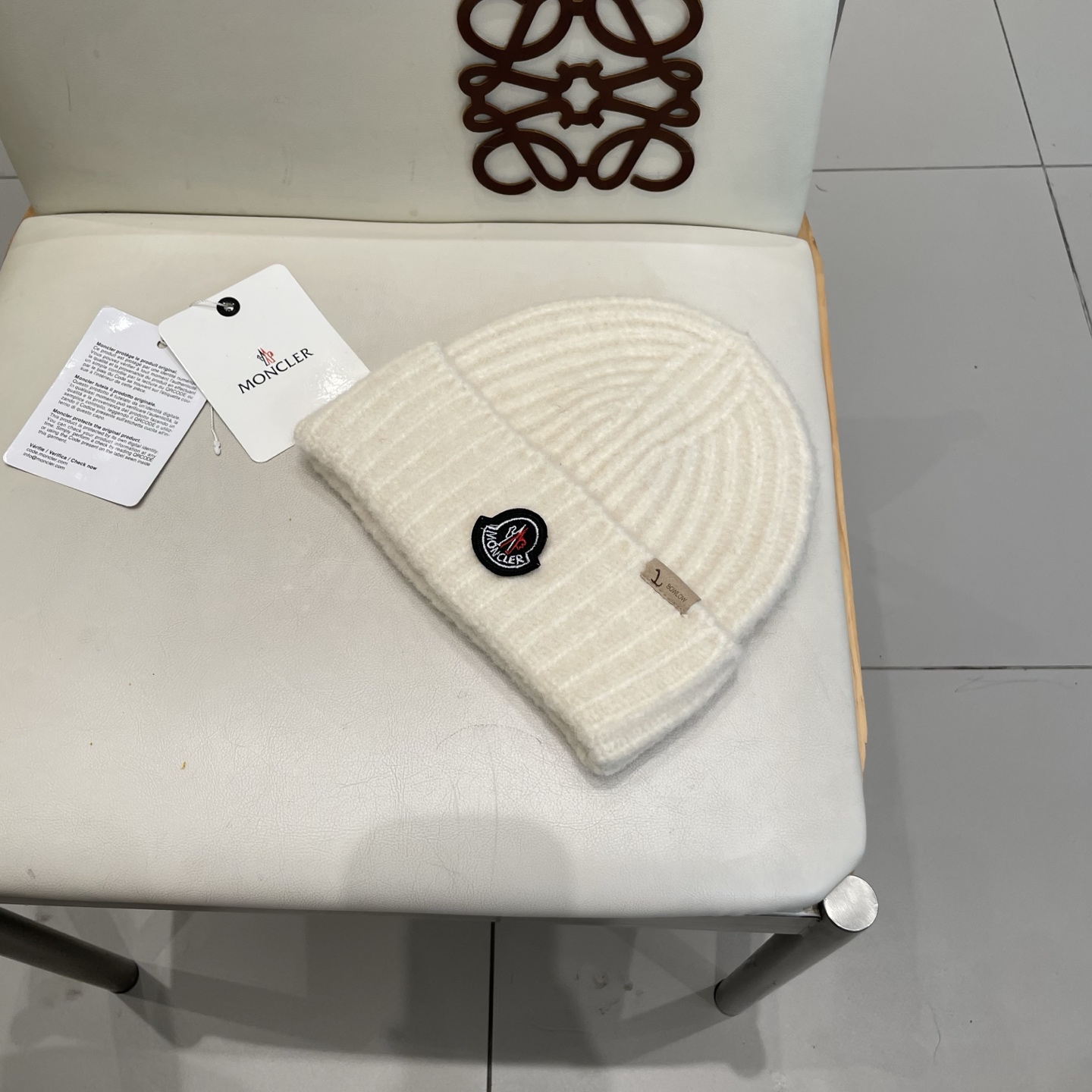   蒙口Moncler盟可睐💥新款经典针织帽，非常柔软亲肤，弹性很好💓有质感又非常百搭的款式~保暖的  