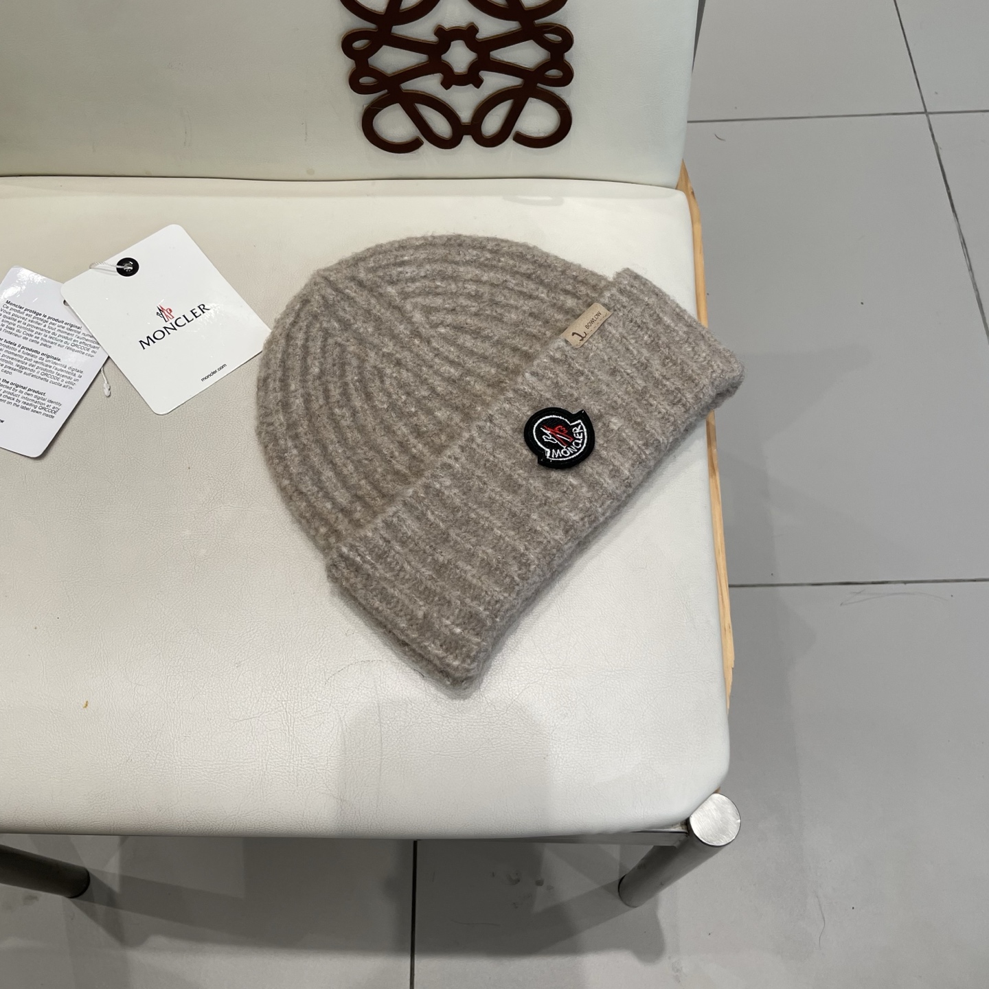   蒙口Moncler盟可睐💥新款经典针织帽，非常柔软亲肤，弹性很好💓有质感又非常百搭的款式~保暖的  
