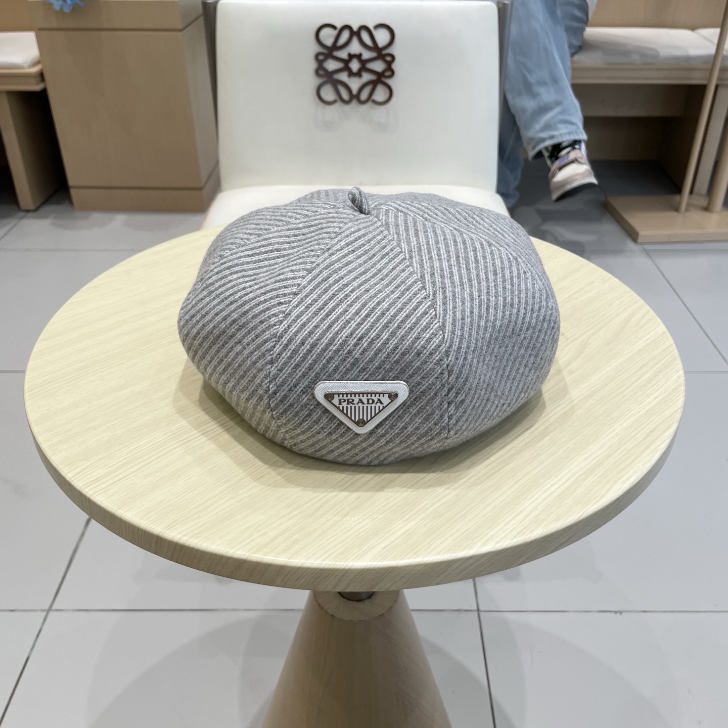  Prada普拉达秋冬保暖纹理显瘦减龄毛呢贝雷帽子女网红小众休闲百搭时尚画家帽