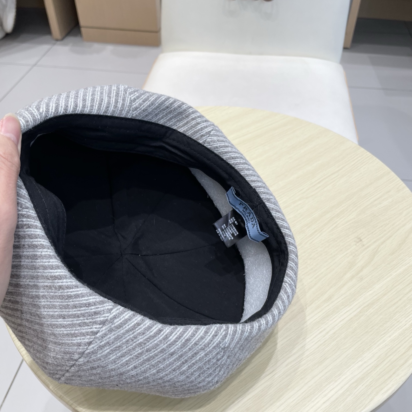  Prada普拉达秋冬保暖纹理显瘦减龄毛呢贝雷帽子女网红小众休闲百搭时尚画家帽