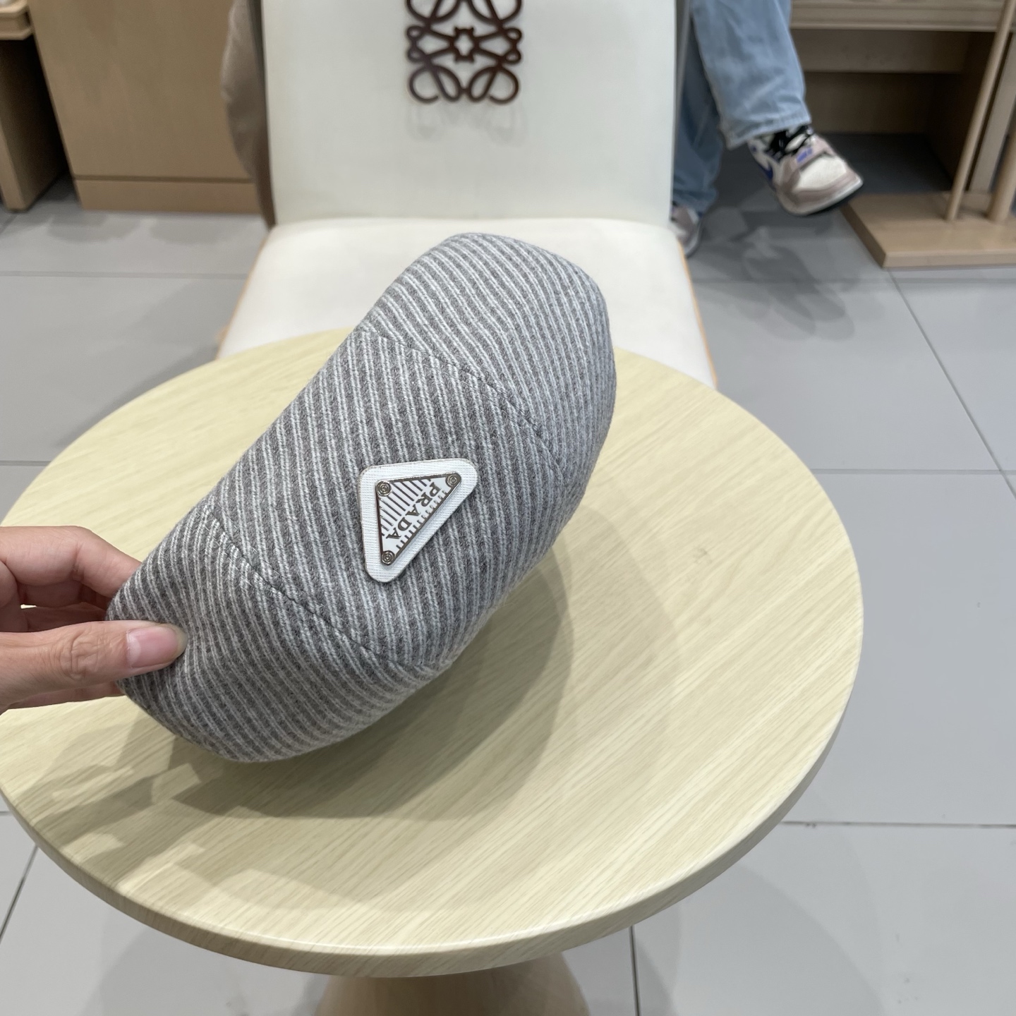  Prada普拉达秋冬保暖纹理显瘦减龄毛呢贝雷帽子女网红小众休闲百搭时尚画家帽