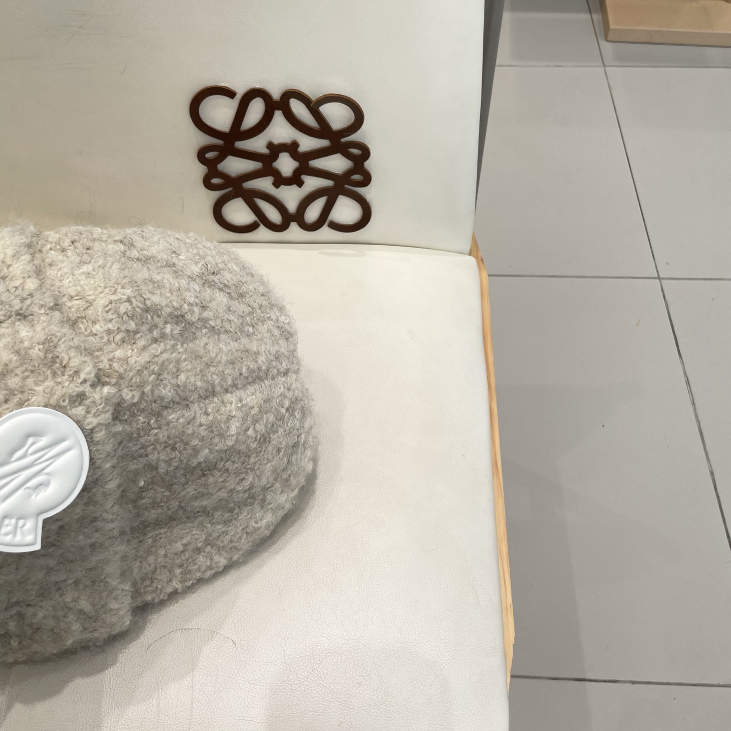  蒙口MONCLER 秋冬毛线包头帽子大头围显脸小纯色加厚保暖毛绒针织帽女