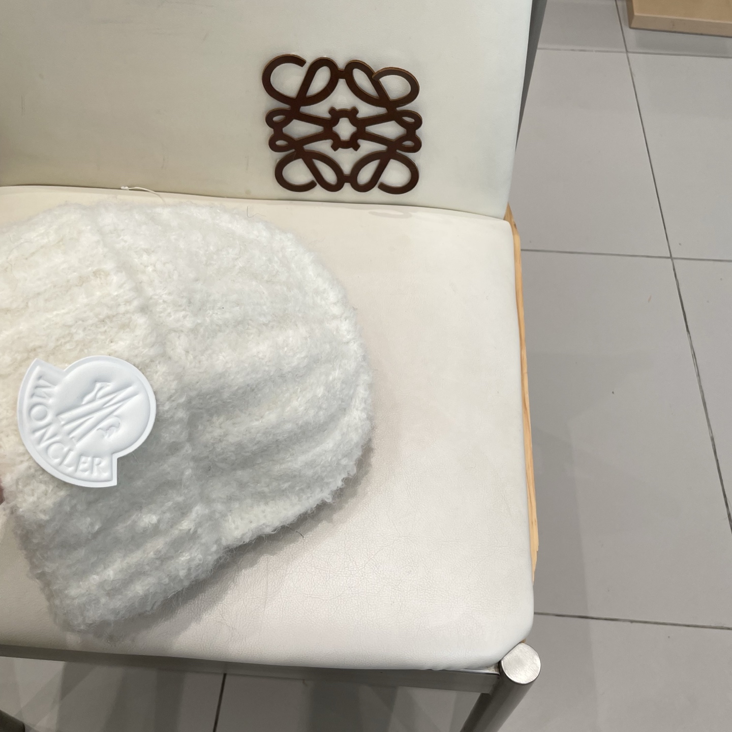  蒙口MONCLER 秋冬毛线包头帽子大头围显脸小纯色加厚保暖毛绒针织帽女