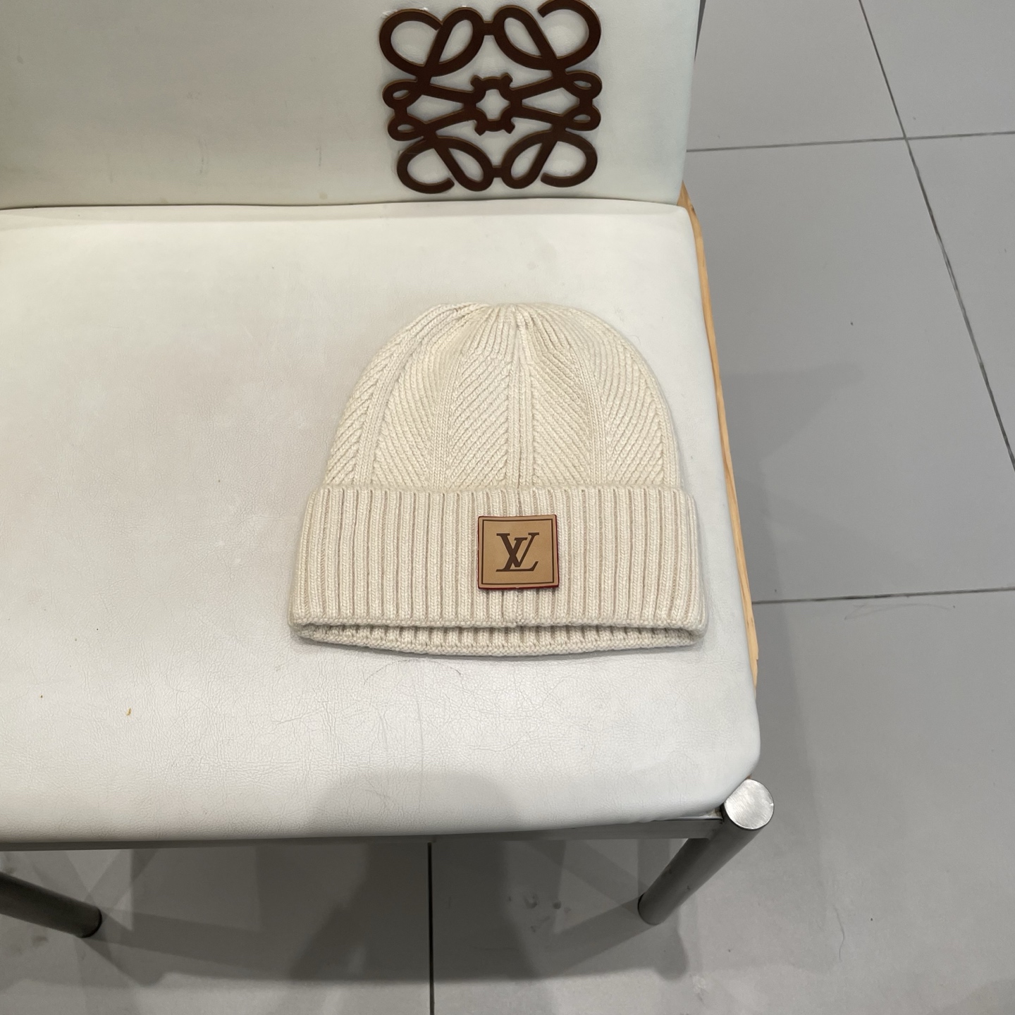   高版本！！！
Lv路易威登高品质针织兔羊毛毛线帽
超经典不过时的一款秋冬冷帽🥶
懂货的小姐姐必入款，