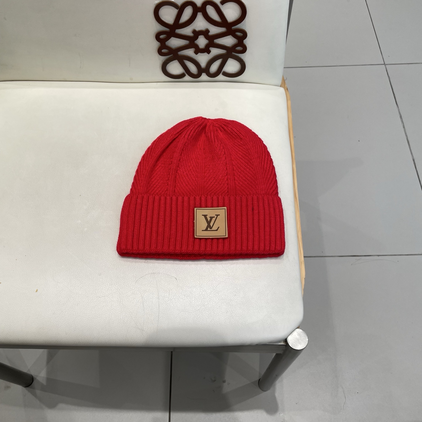   高版本！！！
Lv路易威登高品质针织兔羊毛毛线帽
超经典不过时的一款秋冬冷帽🥶
懂货的小姐姐必入款，