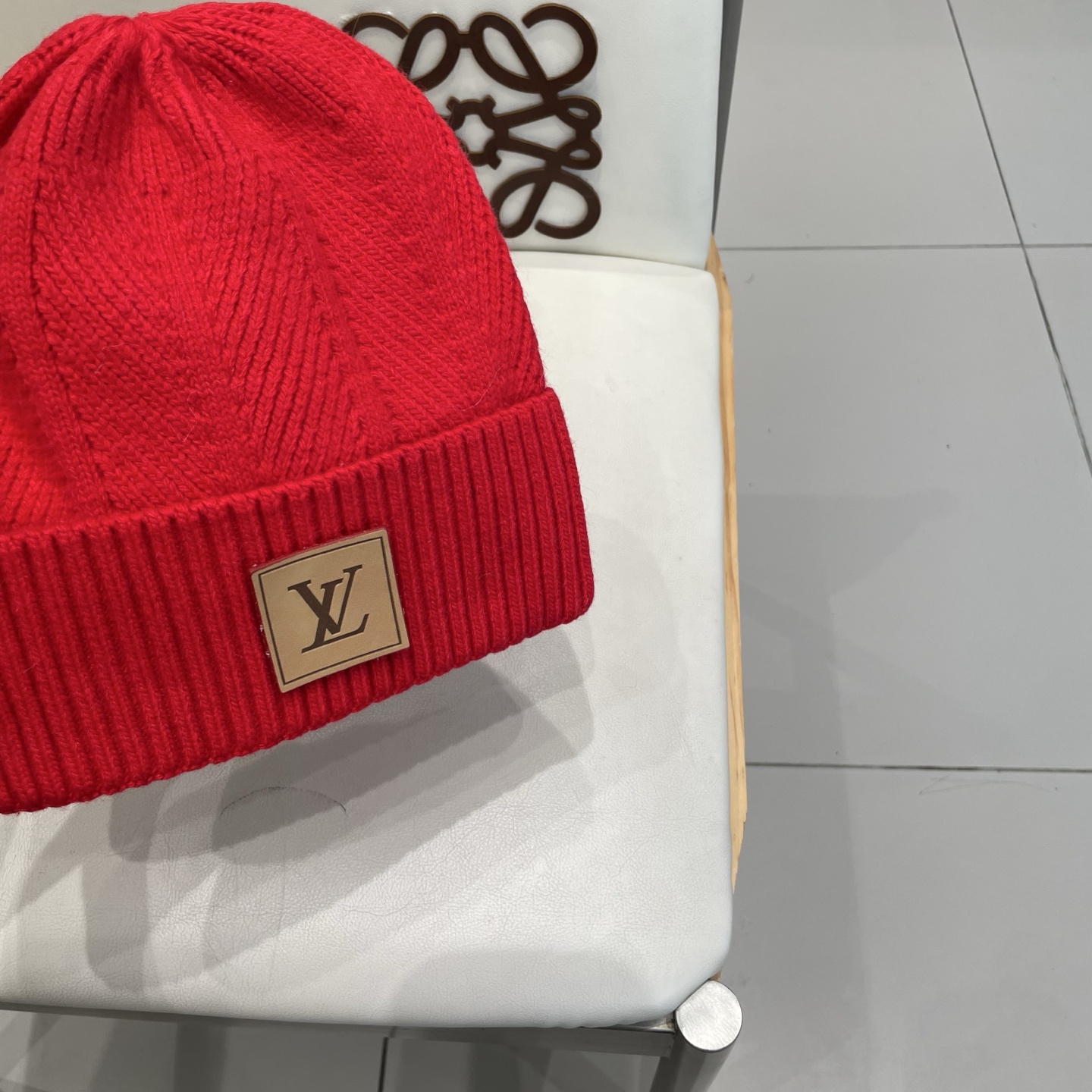   高版本！！！
Lv路易威登高品质针织兔羊毛毛线帽
超经典不过时的一款秋冬冷帽🥶
懂货的小姐姐必入款，