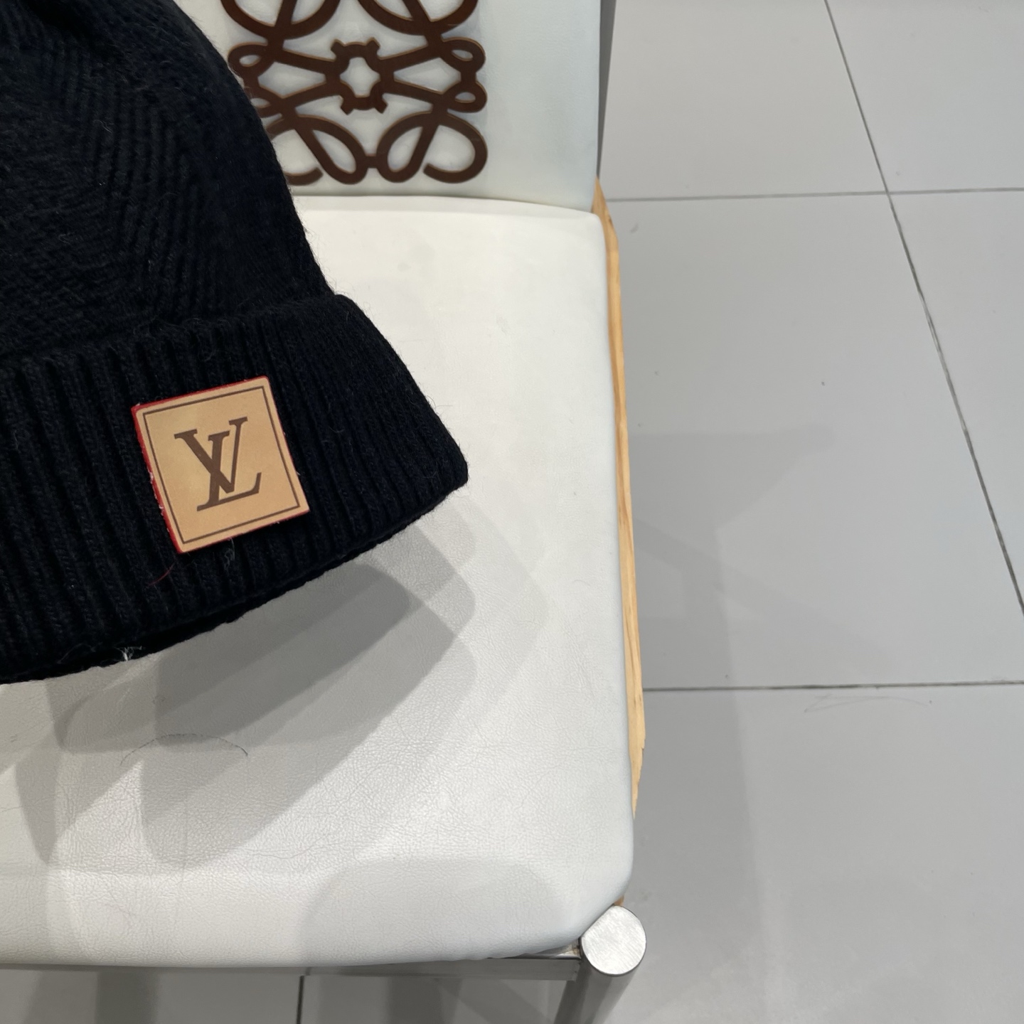   高版本！！！
Lv路易威登高品质针织兔羊毛毛线帽
超经典不过时的一款秋冬冷帽🥶
懂货的小姐姐必入款，