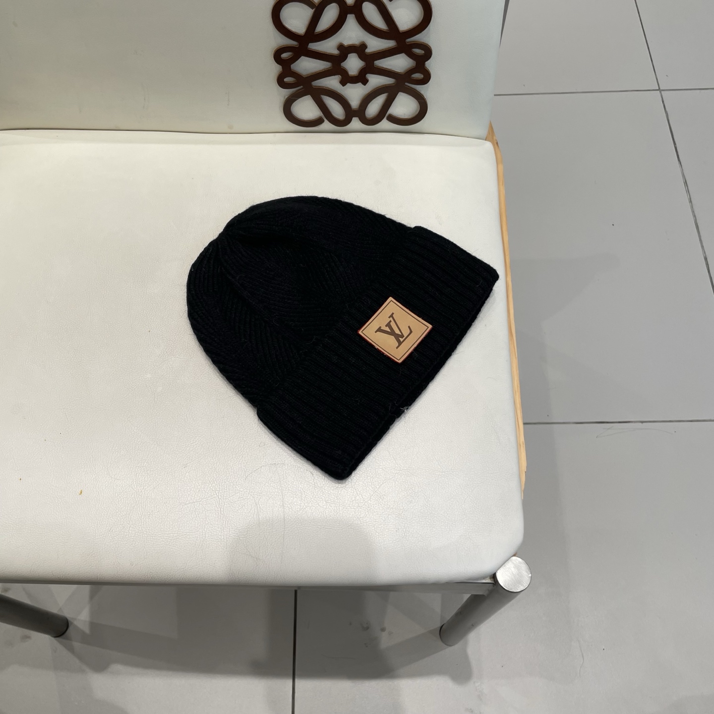   高版本！！！
Lv路易威登高品质针织兔羊毛毛线帽
超经典不过时的一款秋冬冷帽🥶
懂货的小姐姐必入款，