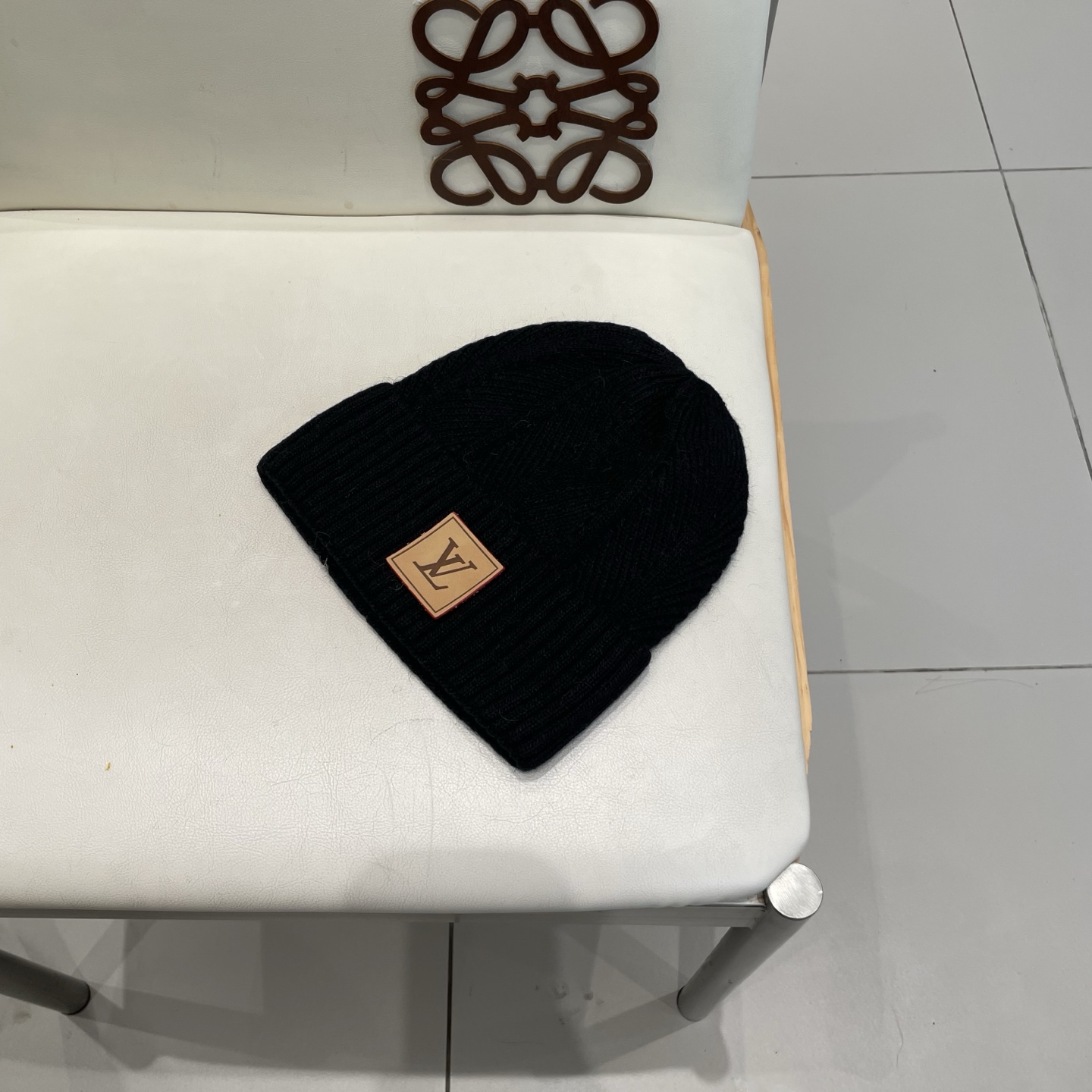   高版本！！！
Lv路易威登高品质针织兔羊毛毛线帽
超经典不过时的一款秋冬冷帽🥶
懂货的小姐姐必入款，