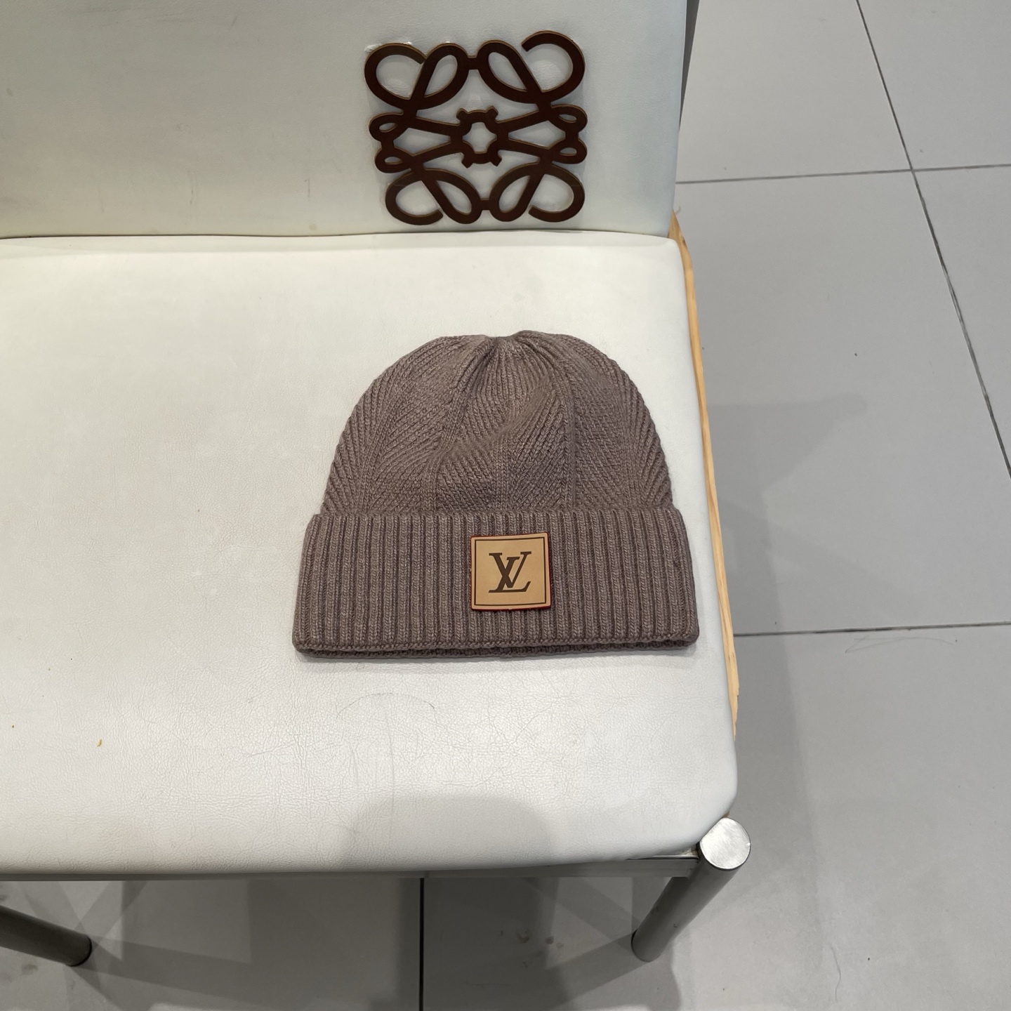   高版本！！！
Lv路易威登高品质针织兔羊毛毛线帽
超经典不过时的一款秋冬冷帽🥶
懂货的小姐姐必入款，