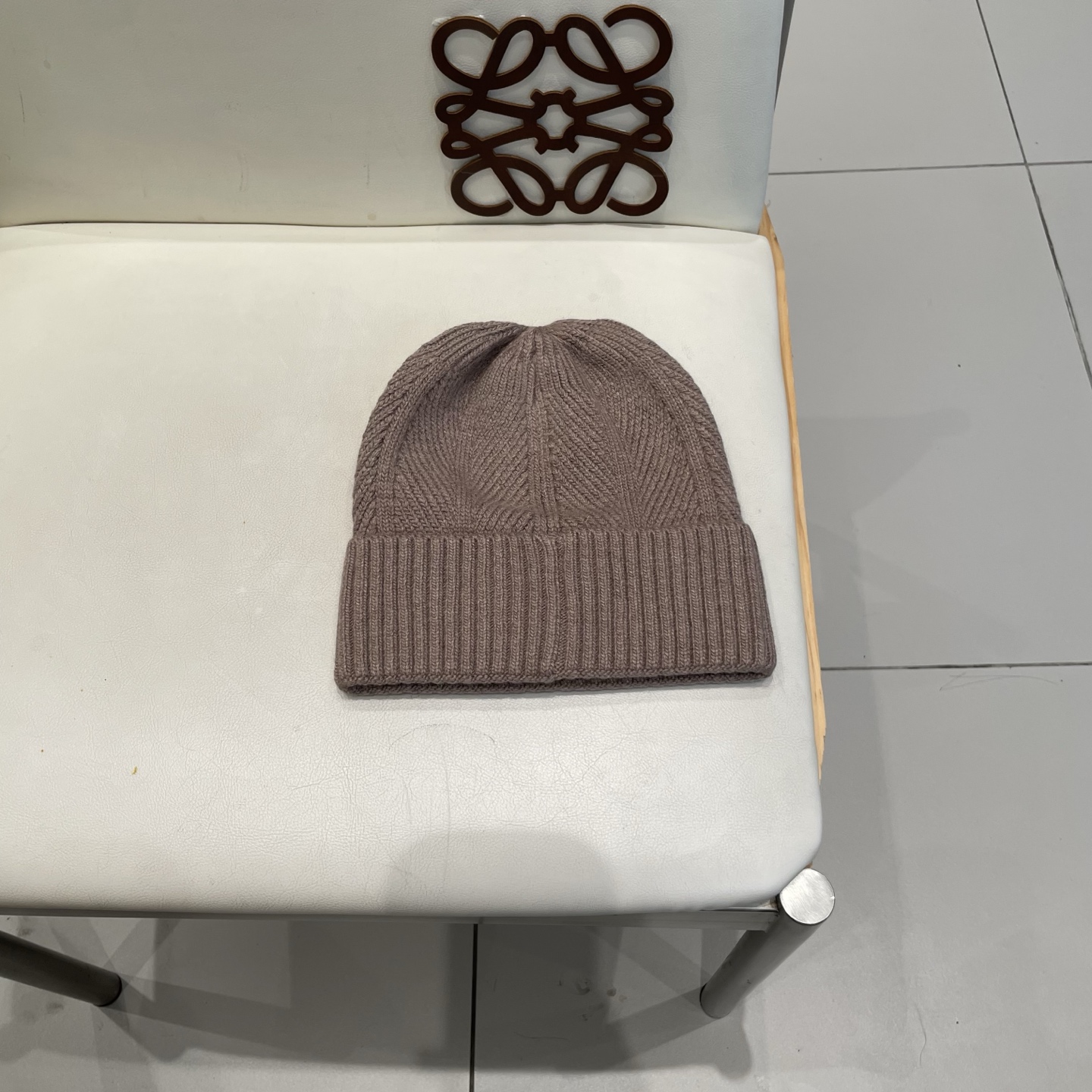   高版本！！！
Lv路易威登高品质针织兔羊毛毛线帽
超经典不过时的一款秋冬冷帽🥶
懂货的小姐姐必入款，