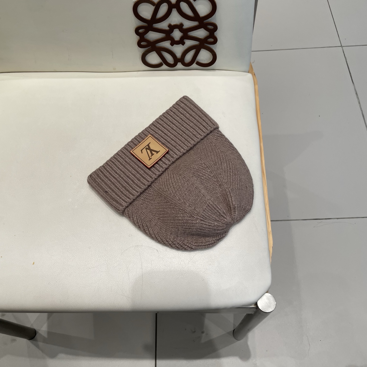   高版本！！！
Lv路易威登高品质针织兔羊毛毛线帽
超经典不过时的一款秋冬冷帽🥶
懂货的小姐姐必入款，