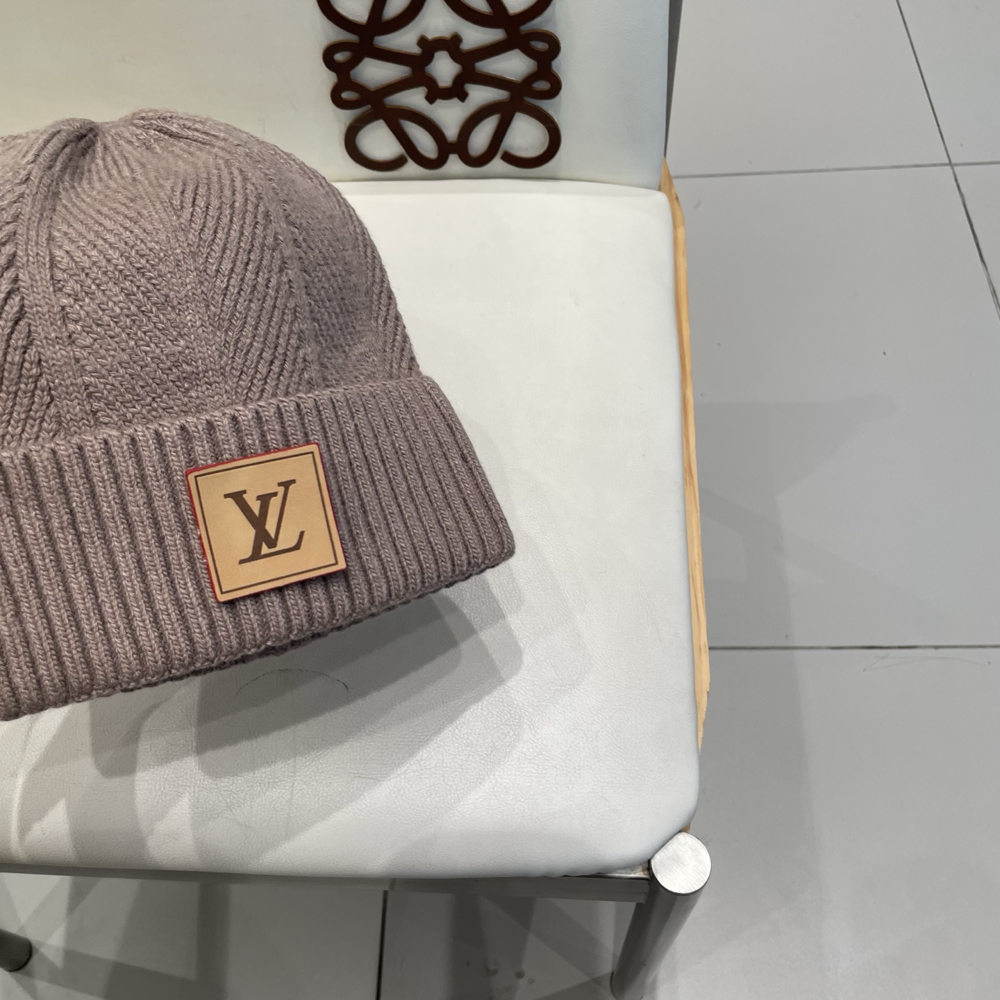   高版本！！！
Lv路易威登高品质针织兔羊毛毛线帽
超经典不过时的一款秋冬冷帽🥶
懂货的小姐姐必入款，