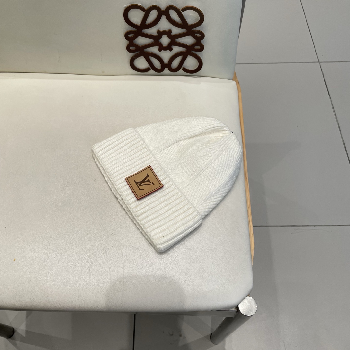   高版本！！！
Lv路易威登高品质针织兔羊毛毛线帽
超经典不过时的一款秋冬冷帽🥶
懂货的小姐姐必入款，