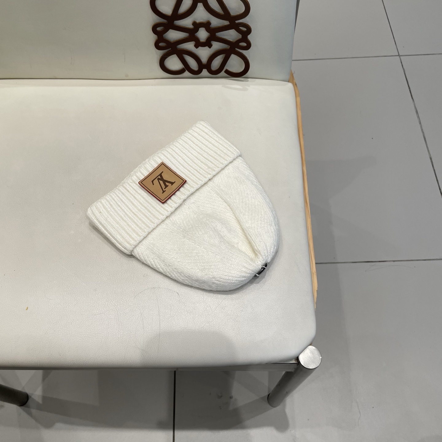   高版本！！！
Lv路易威登高品质针织兔羊毛毛线帽
超经典不过时的一款秋冬冷帽🥶
懂货的小姐姐必入款，