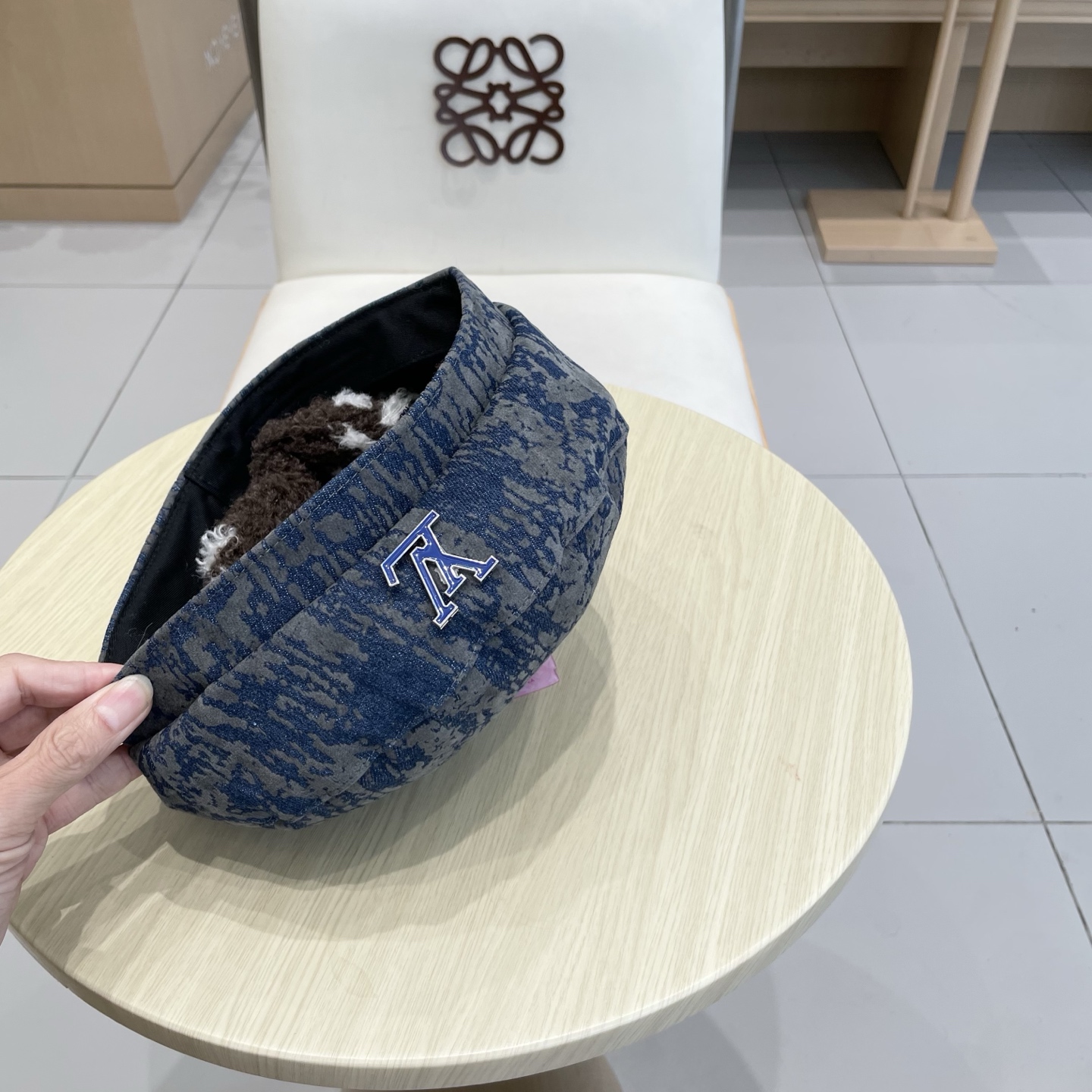  Lv路易威登秋冬新款韩版高端牛仔植绒八角帽女时尚休闲贝雷帽百搭显脸渔夫帽