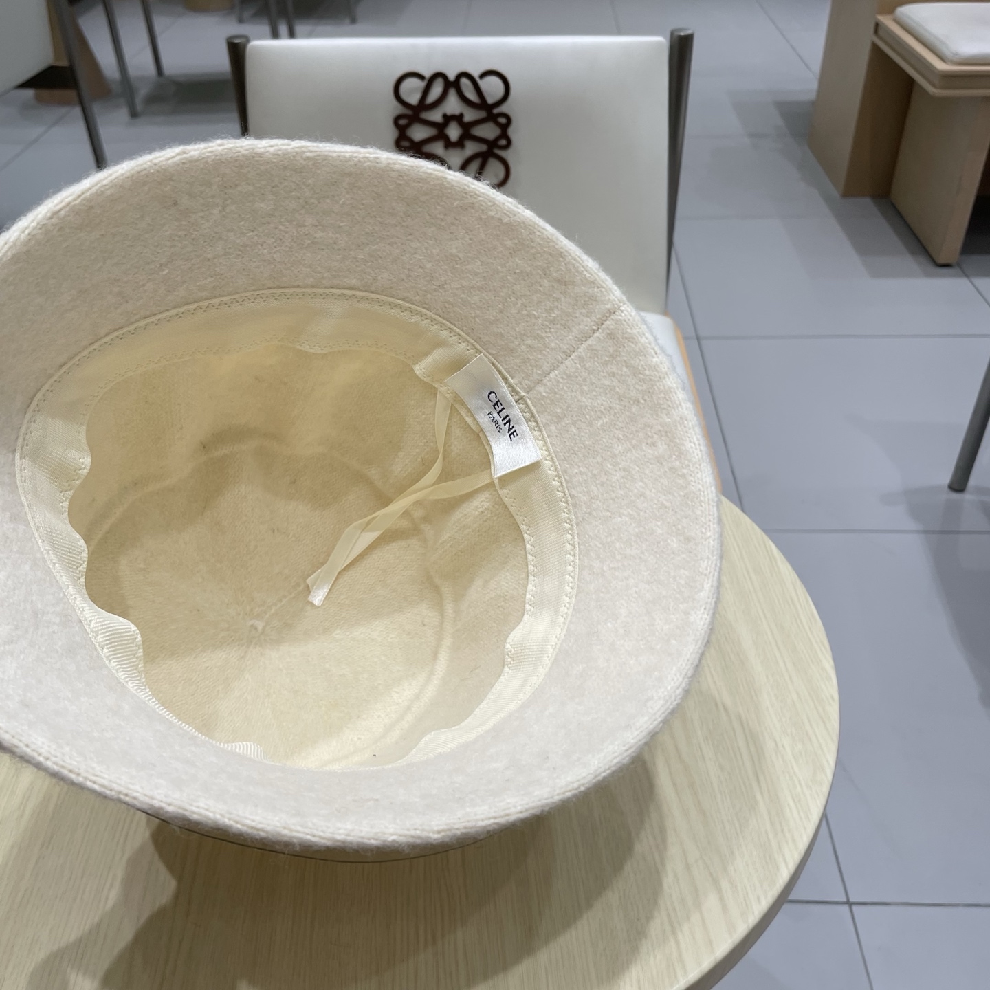 塞琳celine纯色羊毛渔夫帽子秋冬女显脸小文艺保暖防风百搭盆帽可折叠 