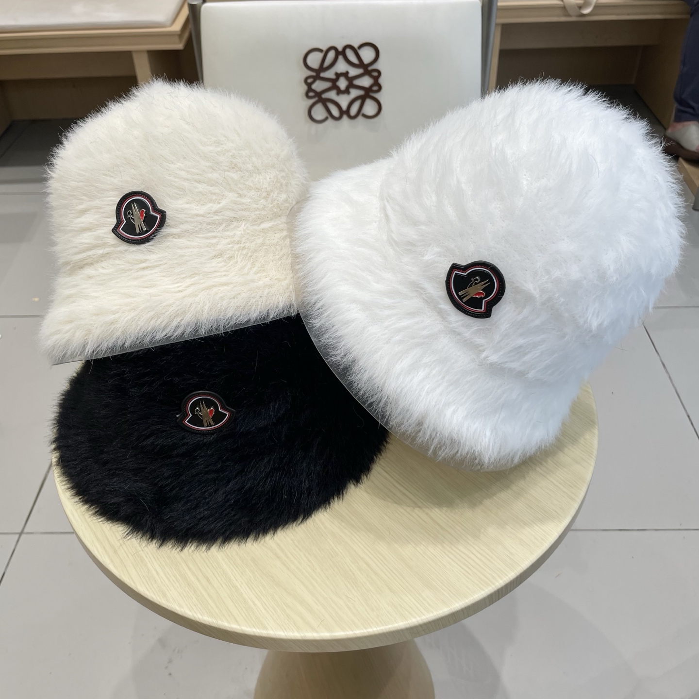   蒙口MONCLER柔软加密长毛渔夫帽女 保暖纯色盆帽日常显脸小秋冬