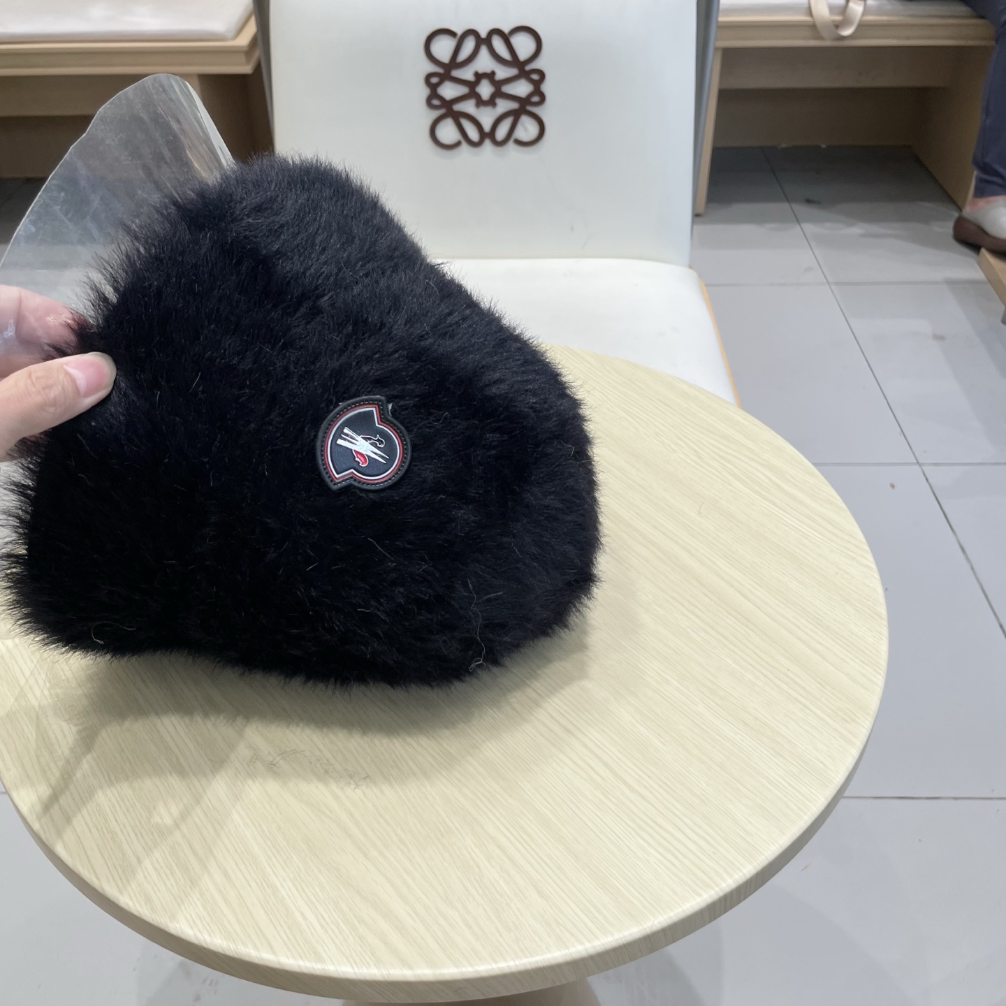   蒙口MONCLER柔软加密长毛渔夫帽女 保暖纯色盆帽日常显脸小秋冬