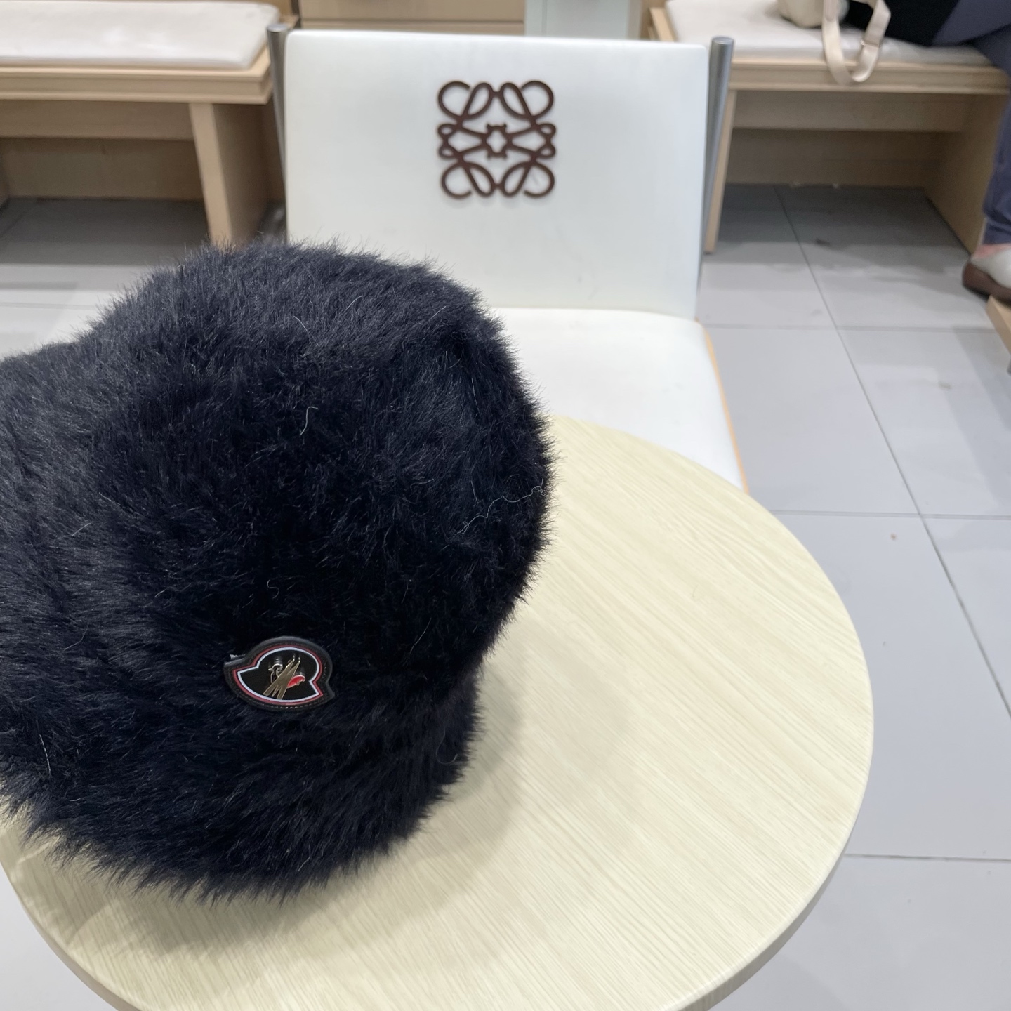   蒙口MONCLER柔软加密长毛渔夫帽女 保暖纯色盆帽日常显脸小秋冬