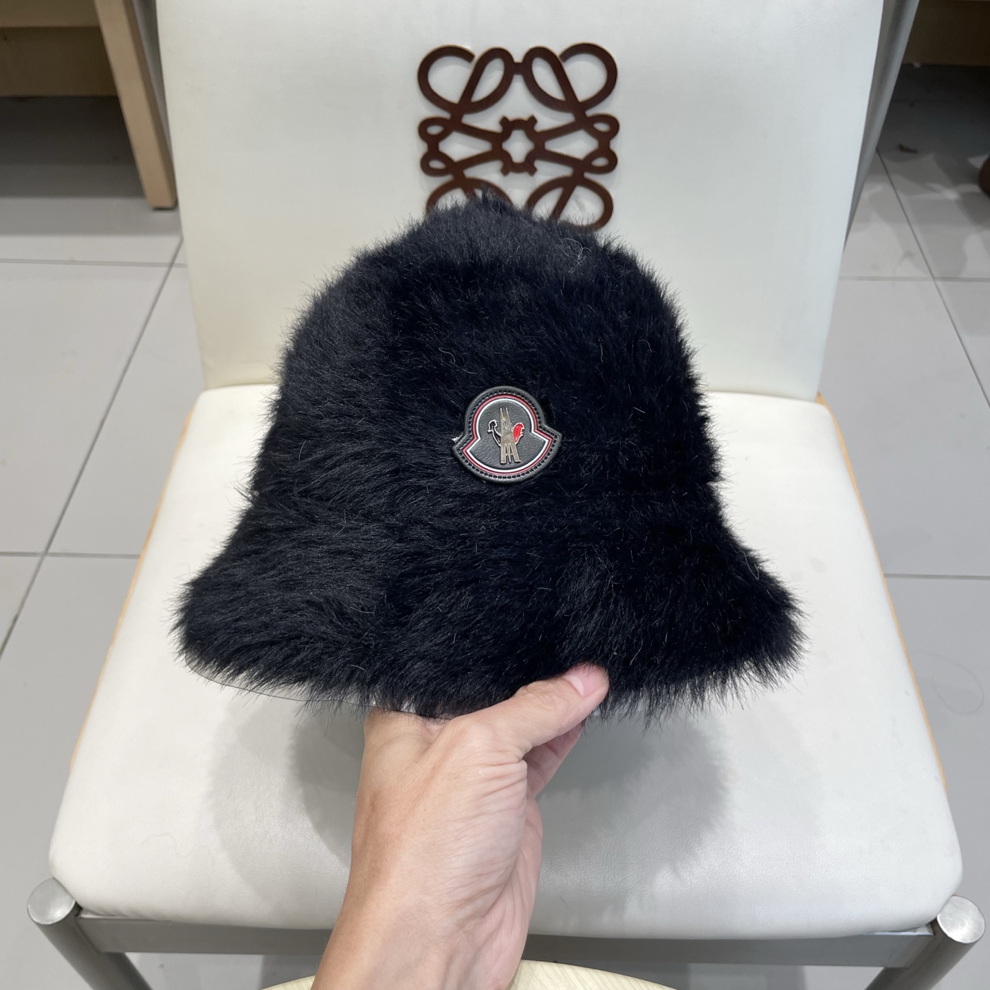   蒙口MONCLER柔软加密长毛渔夫帽女 保暖纯色盆帽日常显脸小秋冬