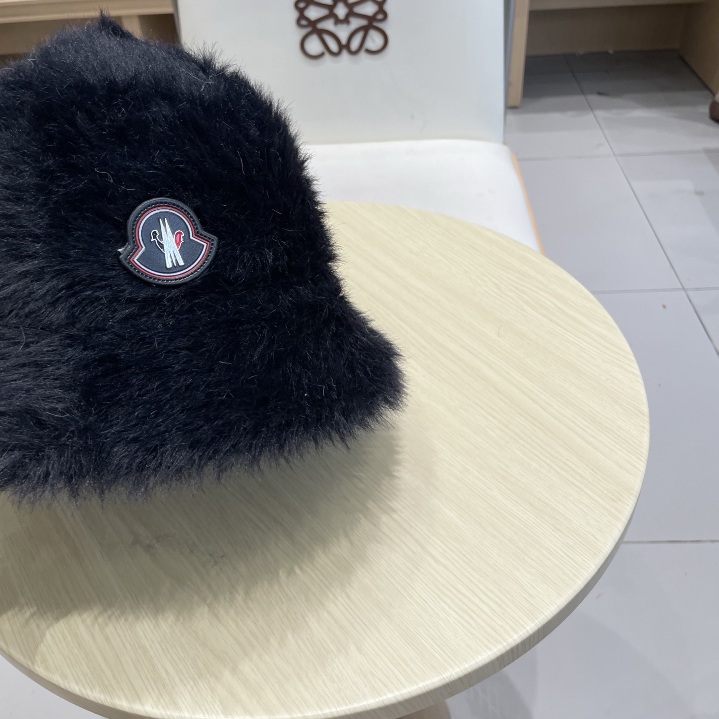   蒙口MONCLER柔软加密长毛渔夫帽女 保暖纯色盆帽日常显脸小秋冬