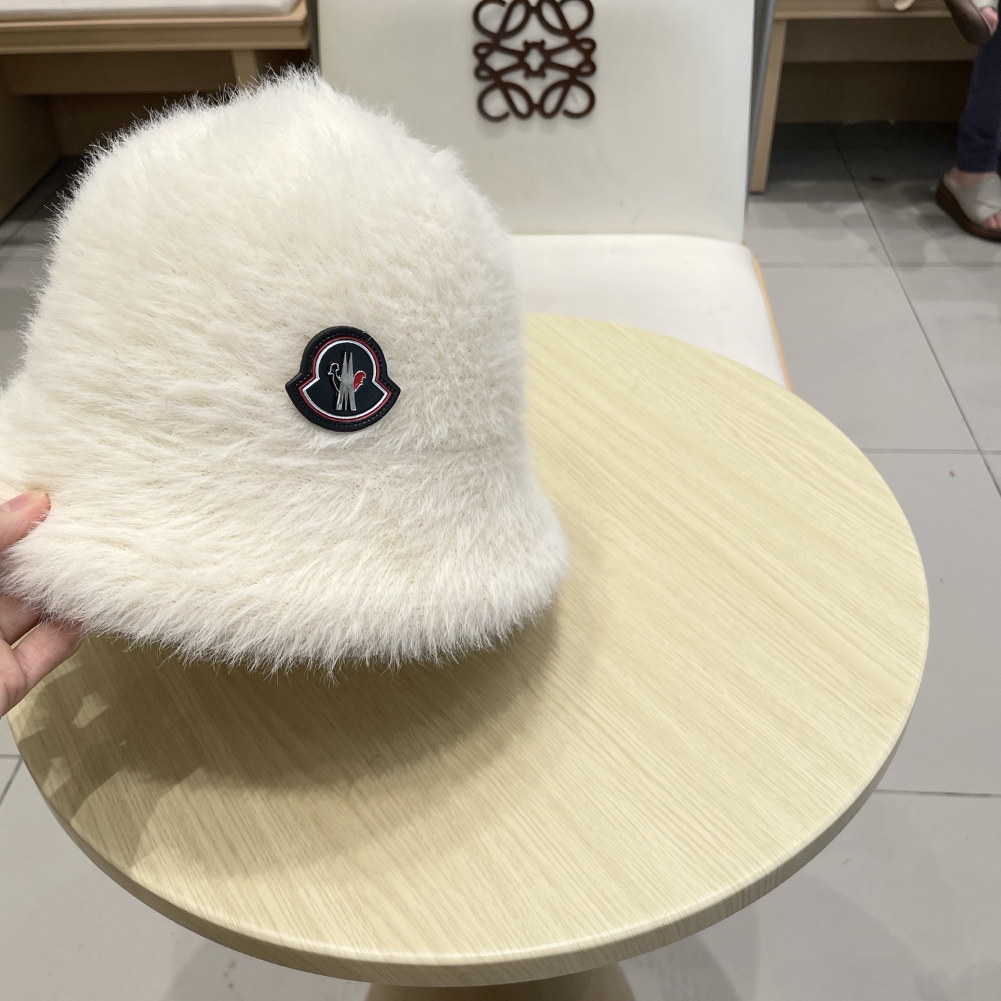   蒙口MONCLER柔软加密长毛渔夫帽女 保暖纯色盆帽日常显脸小秋冬