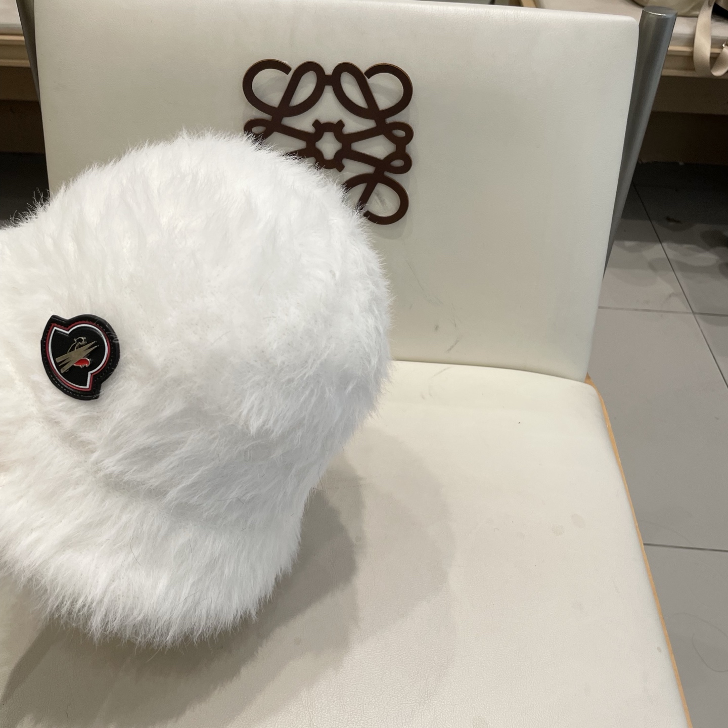   蒙口MONCLER柔软加密长毛渔夫帽女 保暖纯色盆帽日常显脸小秋冬