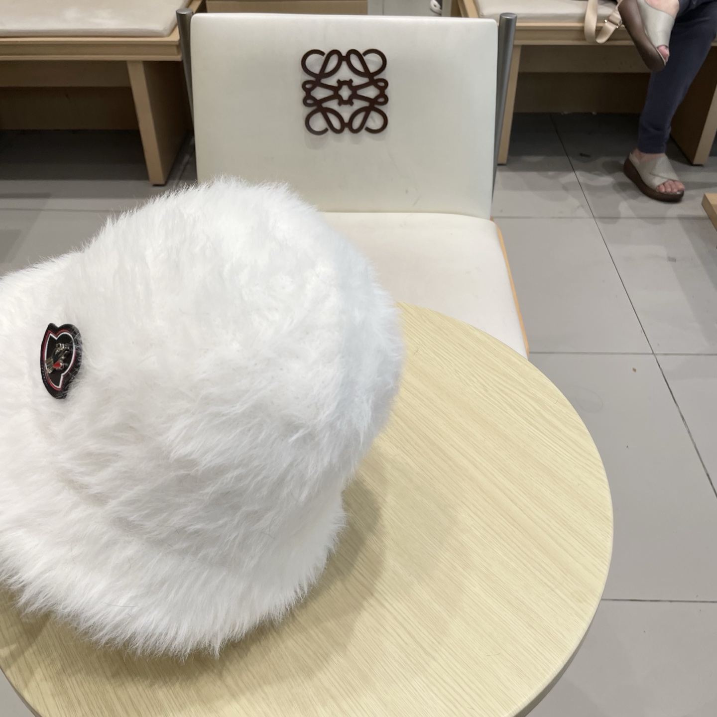   蒙口MONCLER柔软加密长毛渔夫帽女 保暖纯色盆帽日常显脸小秋冬