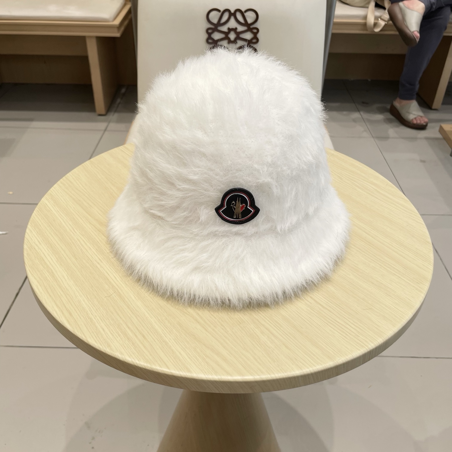   蒙口MONCLER柔软加密长毛渔夫帽女 保暖纯色盆帽日常显脸小秋冬