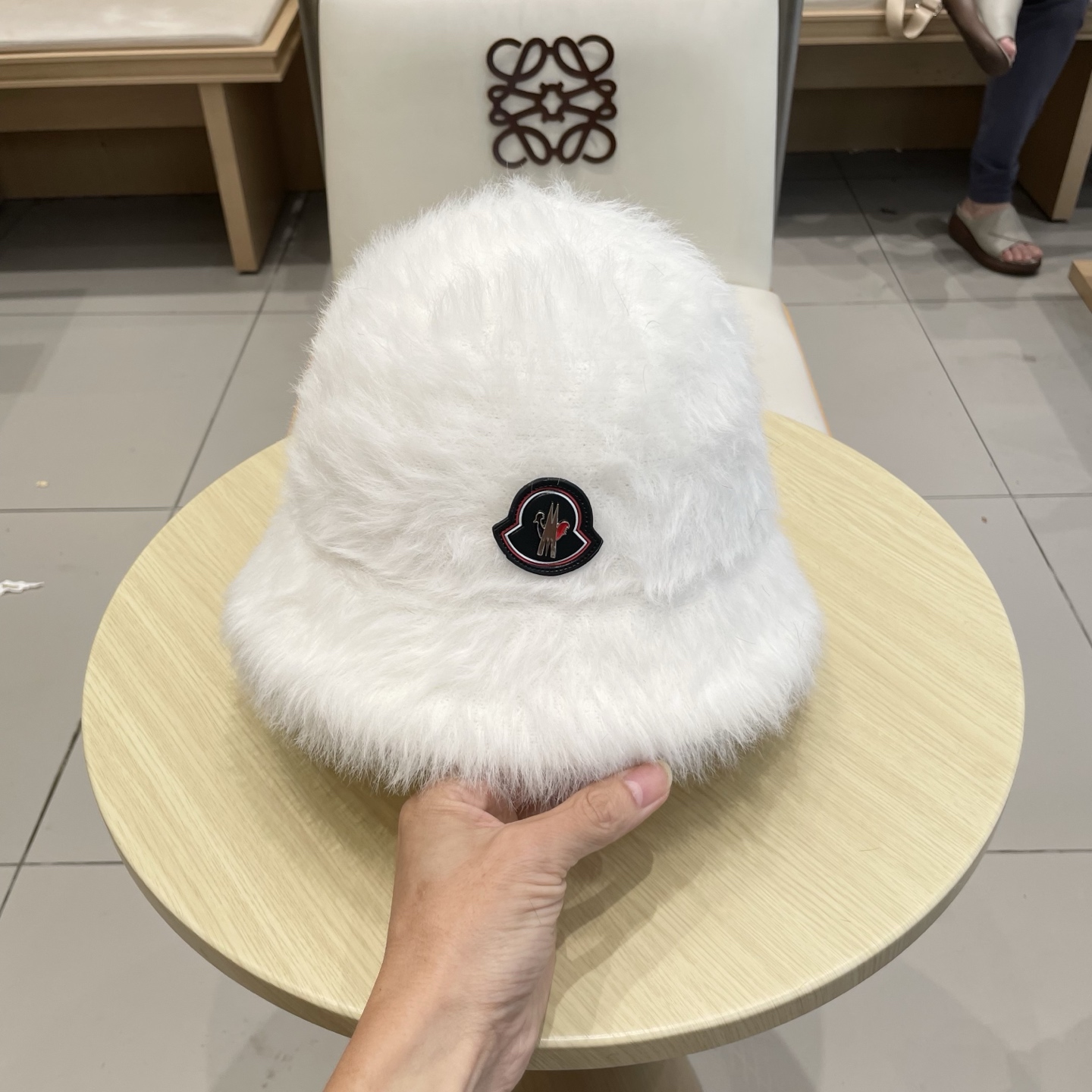   蒙口MONCLER柔软加密长毛渔夫帽女 保暖纯色盆帽日常显脸小秋冬