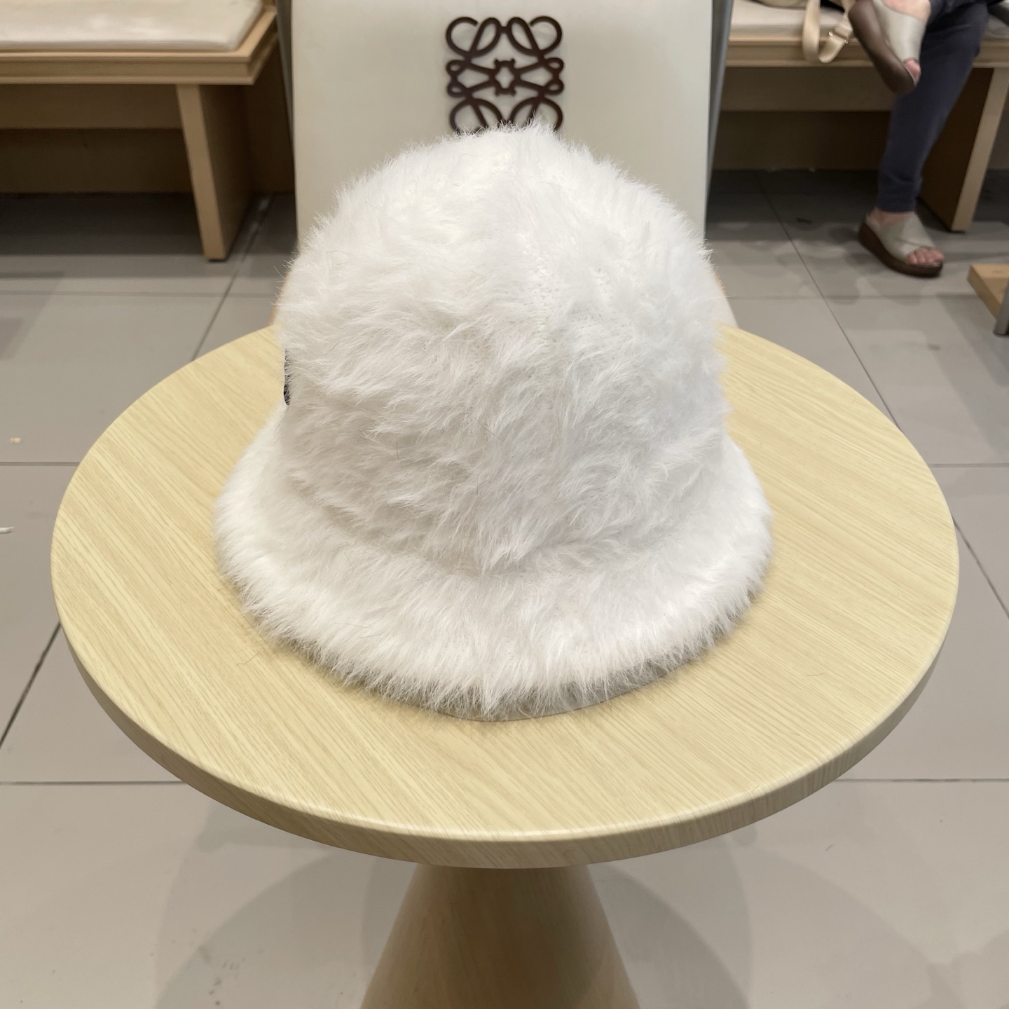   蒙口MONCLER柔软加密长毛渔夫帽女 保暖纯色盆帽日常显脸小秋冬