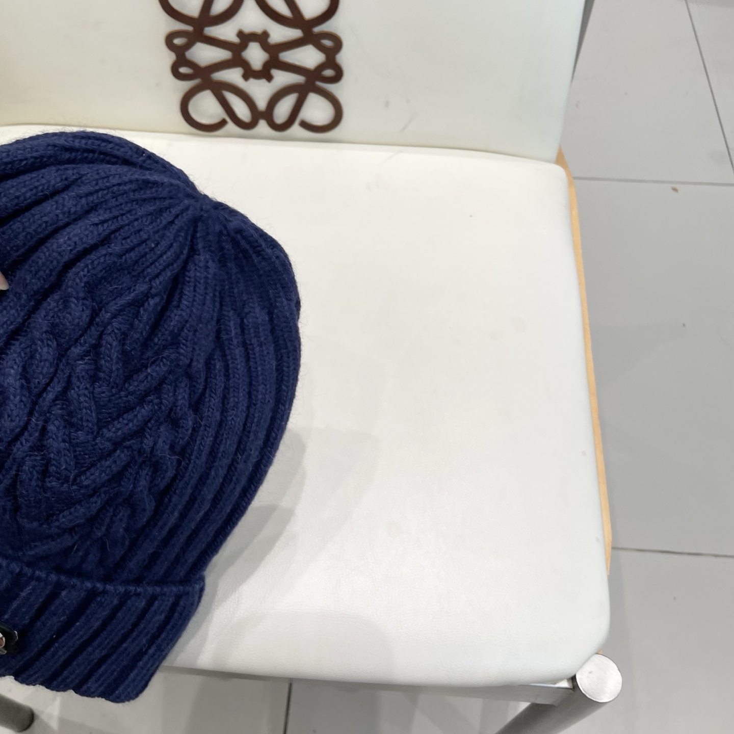   蒙口MONCLER针织毛线帽！百分之70羊毛+百分之三十兔毛小姐姐的冬日最爱～随便搭配什么衣服都好看