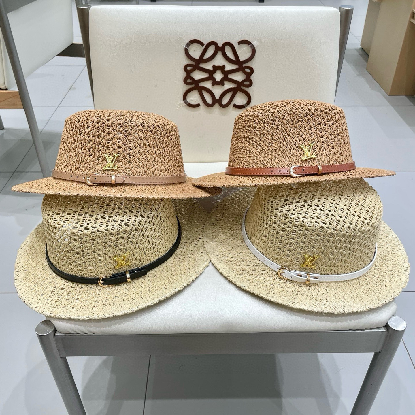 Lv路易威登手工编织夏季草编礼帽透气草帽女2025新款显脸小平檐度假风遮阳帽