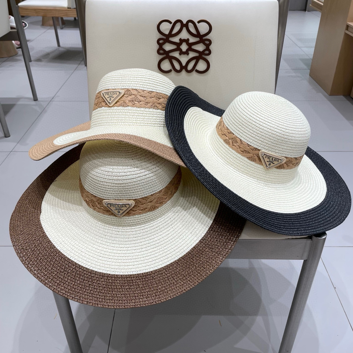   PRADA普拉达草帽， 大帽檐简约百搭款，头围57cm
