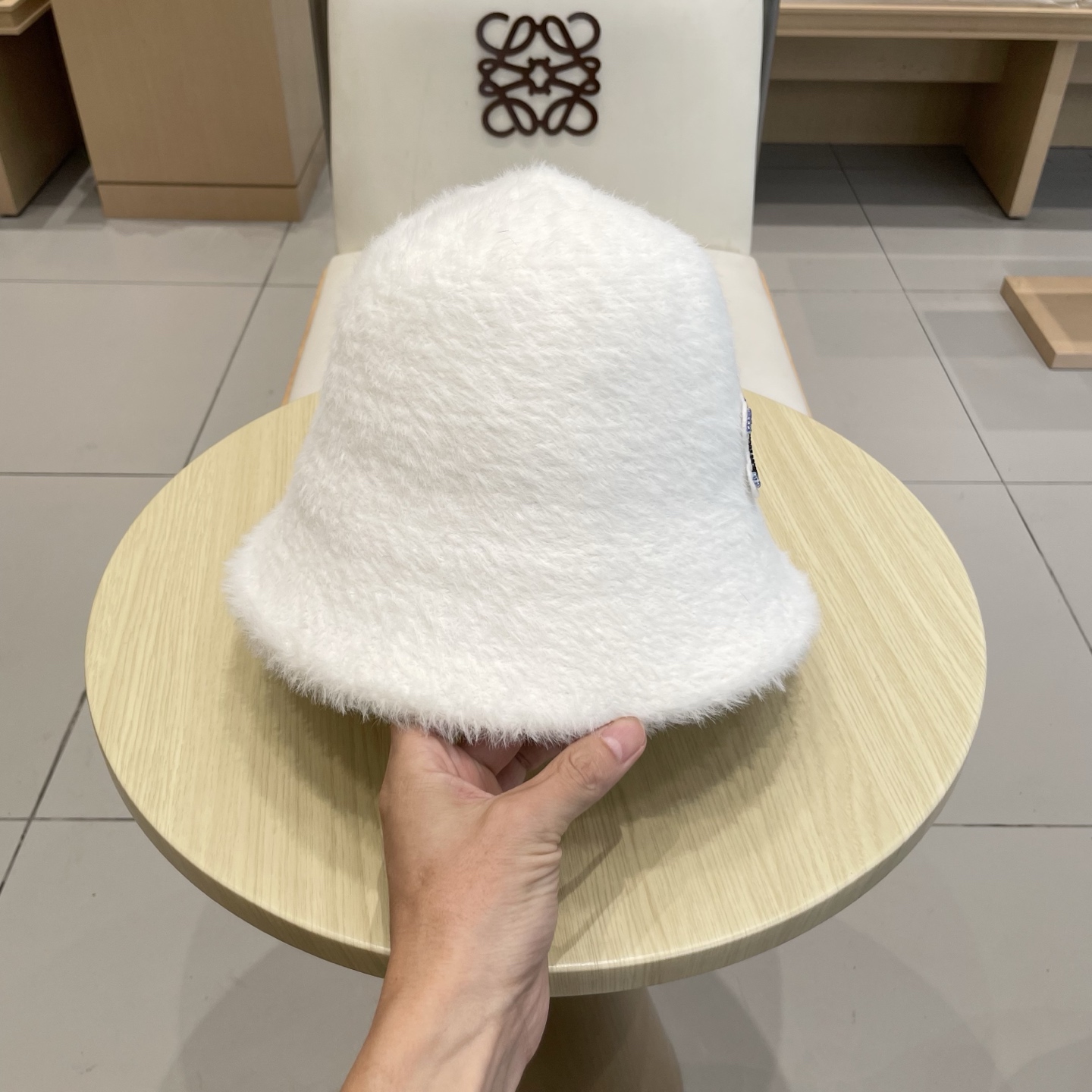 塞琳celine渔夫帽女秋冬毛绒绒帽子大头围保暖护耳显脸小兔毛可爱白色水桶帽