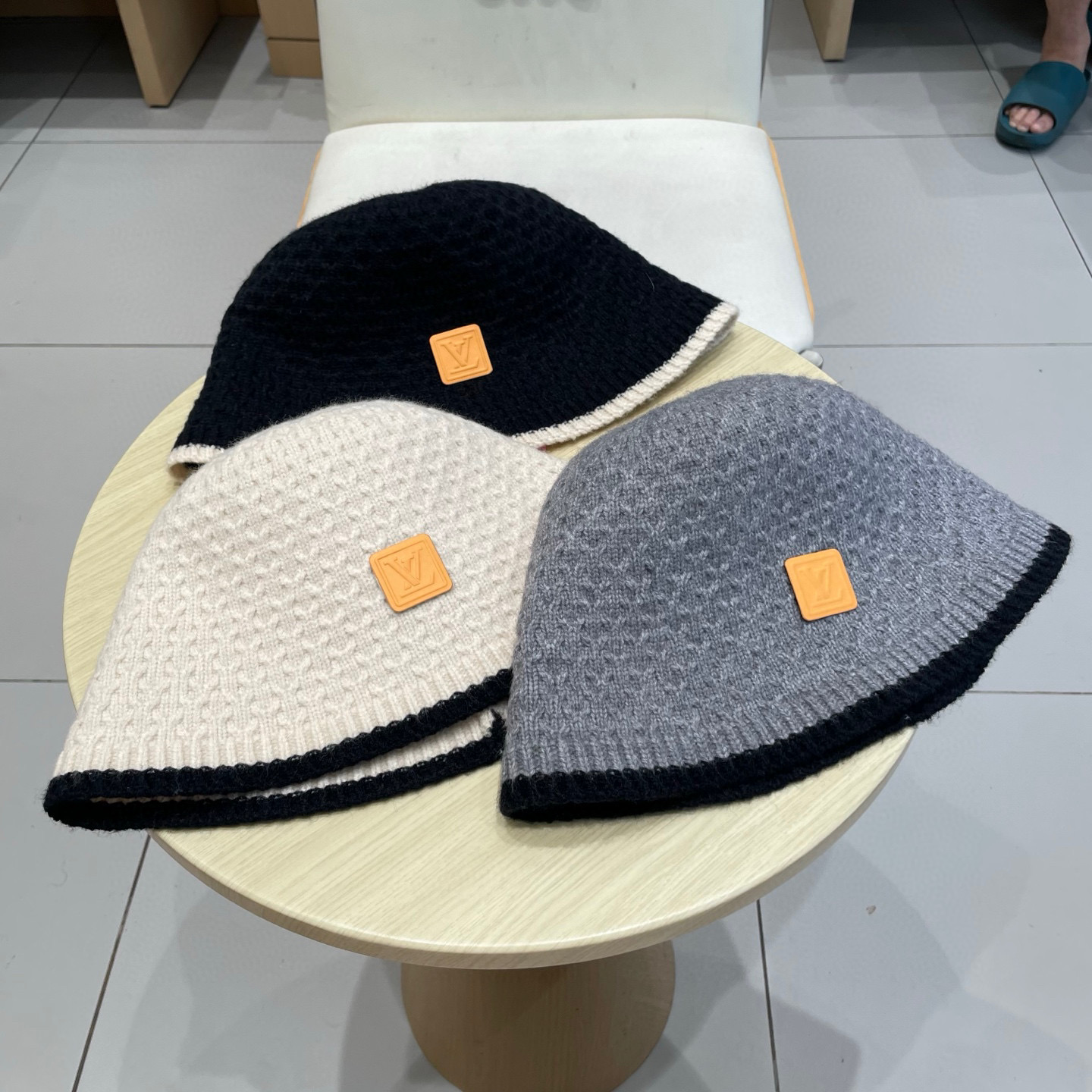 LV路易威登秋冬渔夫帽针织盆帽纯色韩版时尚百搭毛线帽子新款水桶帽网红ins