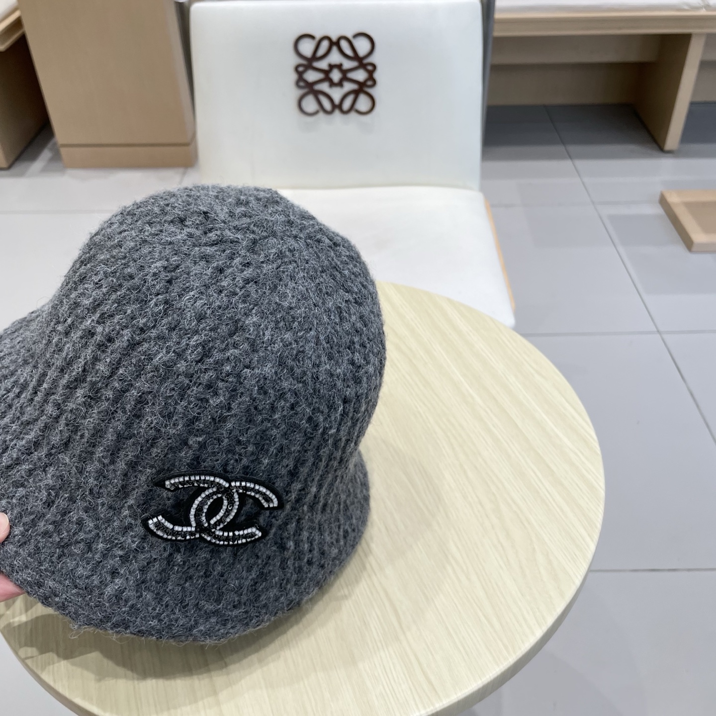 chanel香奈儿围保暖水桶帽子女士2025新款秋冬纯色加厚渔夫盆帽显脸小