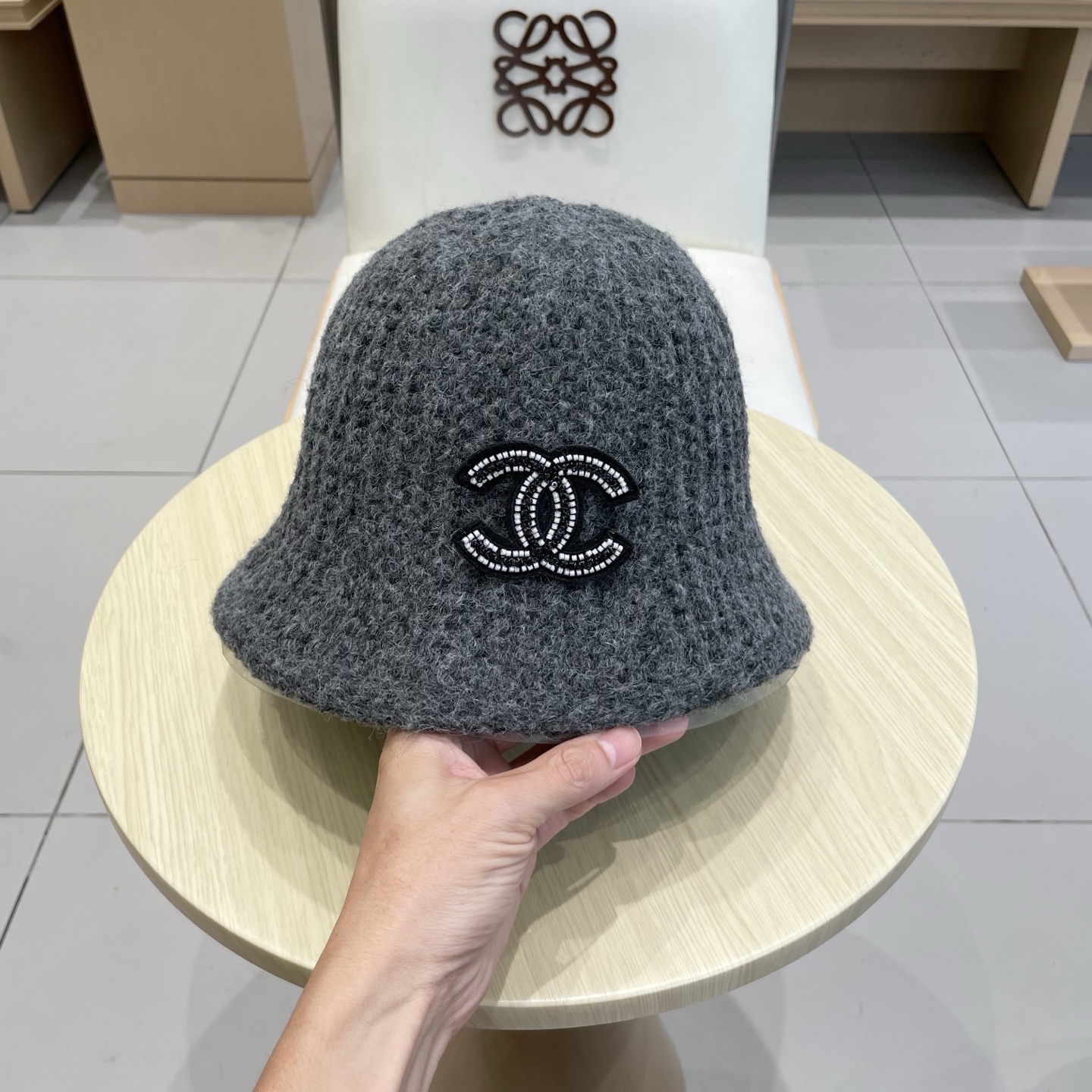 chanel香奈儿围保暖水桶帽子女士2025新款秋冬纯色加厚渔夫盆帽显脸小