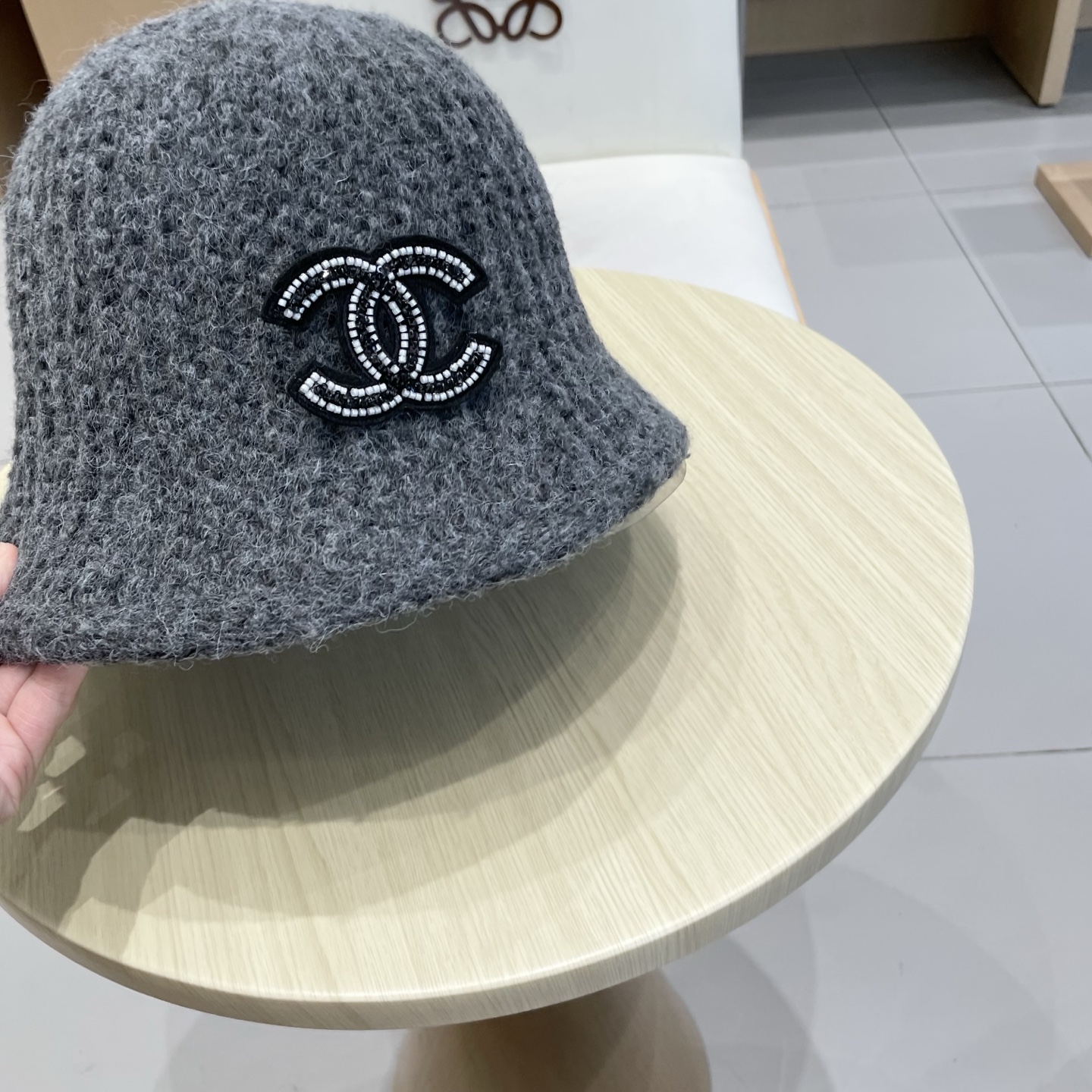 chanel香奈儿围保暖水桶帽子女士2025新款秋冬纯色加厚渔夫盆帽显脸小
