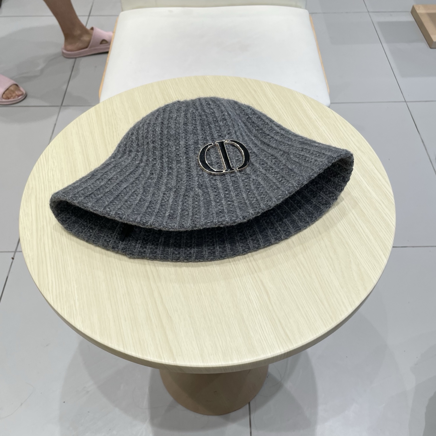 Dior迪奥日系复古纯色水桶帽子女百搭毛绒针织渔夫帽冬季保暖显脸小盆帽女