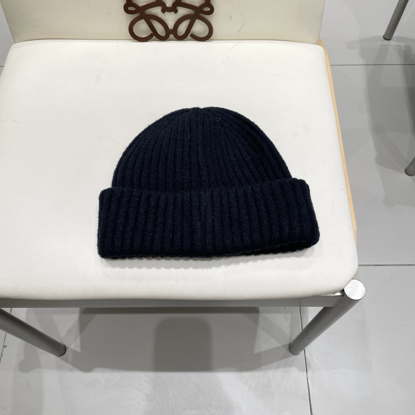 MONCLER蒙口🎩针织毛线帽，附带二维码，好品质高端大气，超柔软！超火爆💖质感很赞，出街超好搭配！时尚