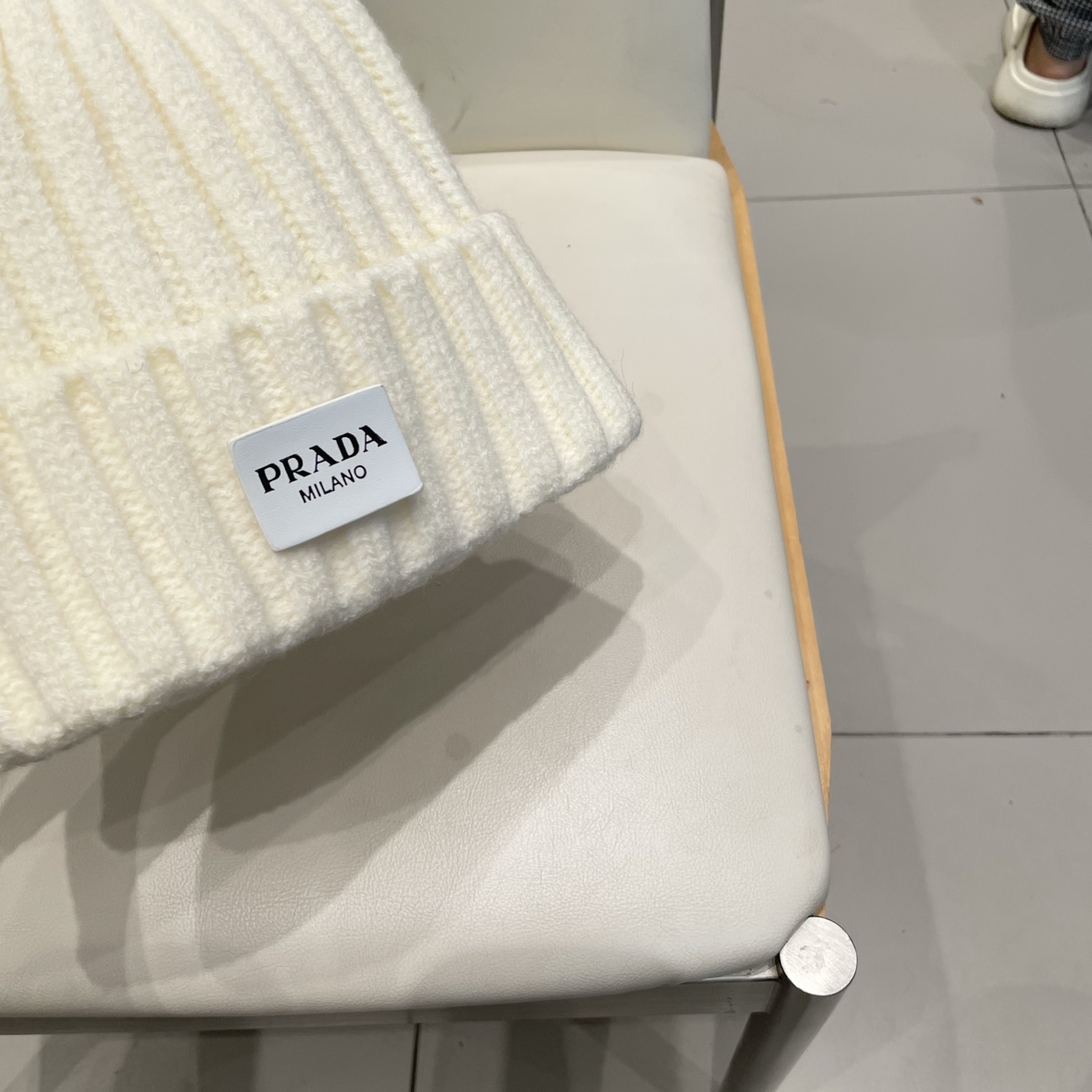 普拉达🐰秋冬毛线帽简直质感从头开始了！巨推荐大家这顶不管什么类型的衣服都好配💖休闲和甜美都能牢牢拿捏