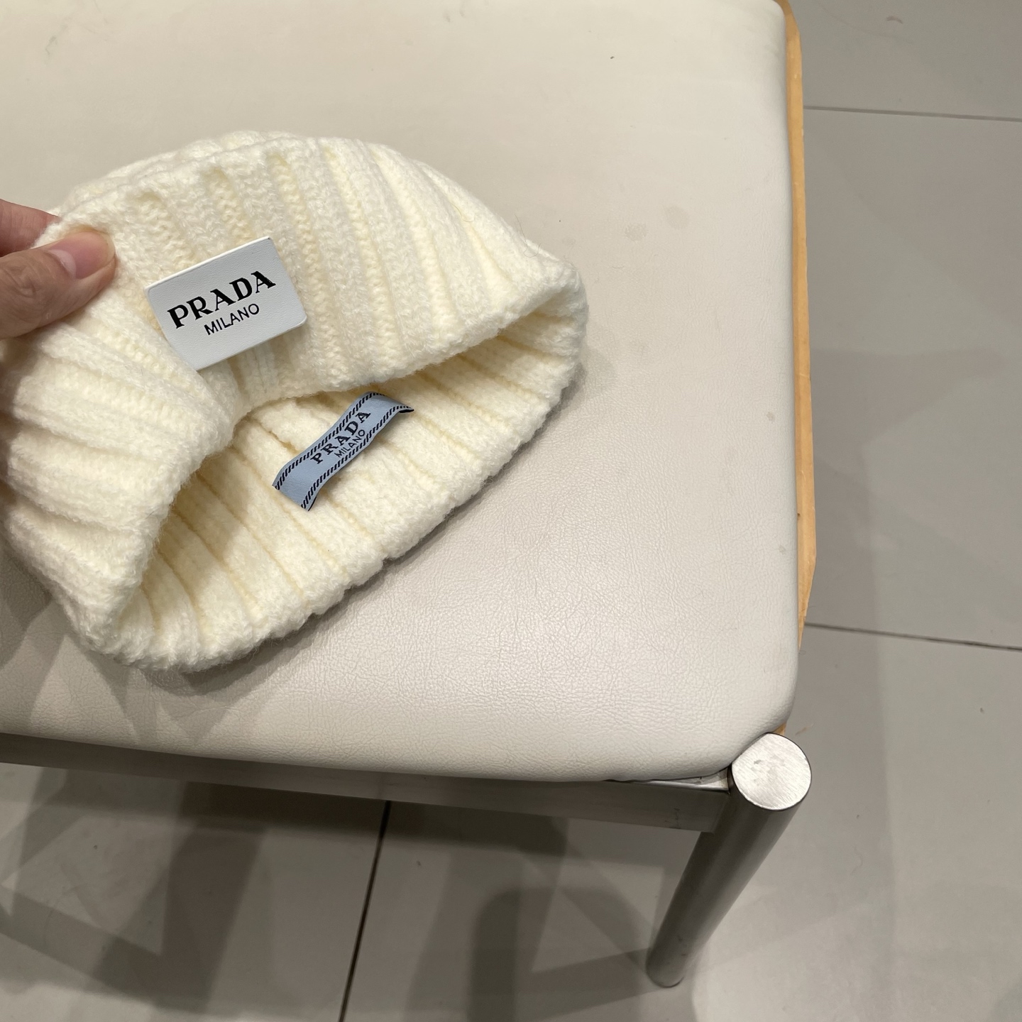 普拉达🐰秋冬毛线帽简直质感从头开始了！巨推荐大家这顶不管什么类型的衣服都好配💖休闲和甜美都能牢牢拿捏