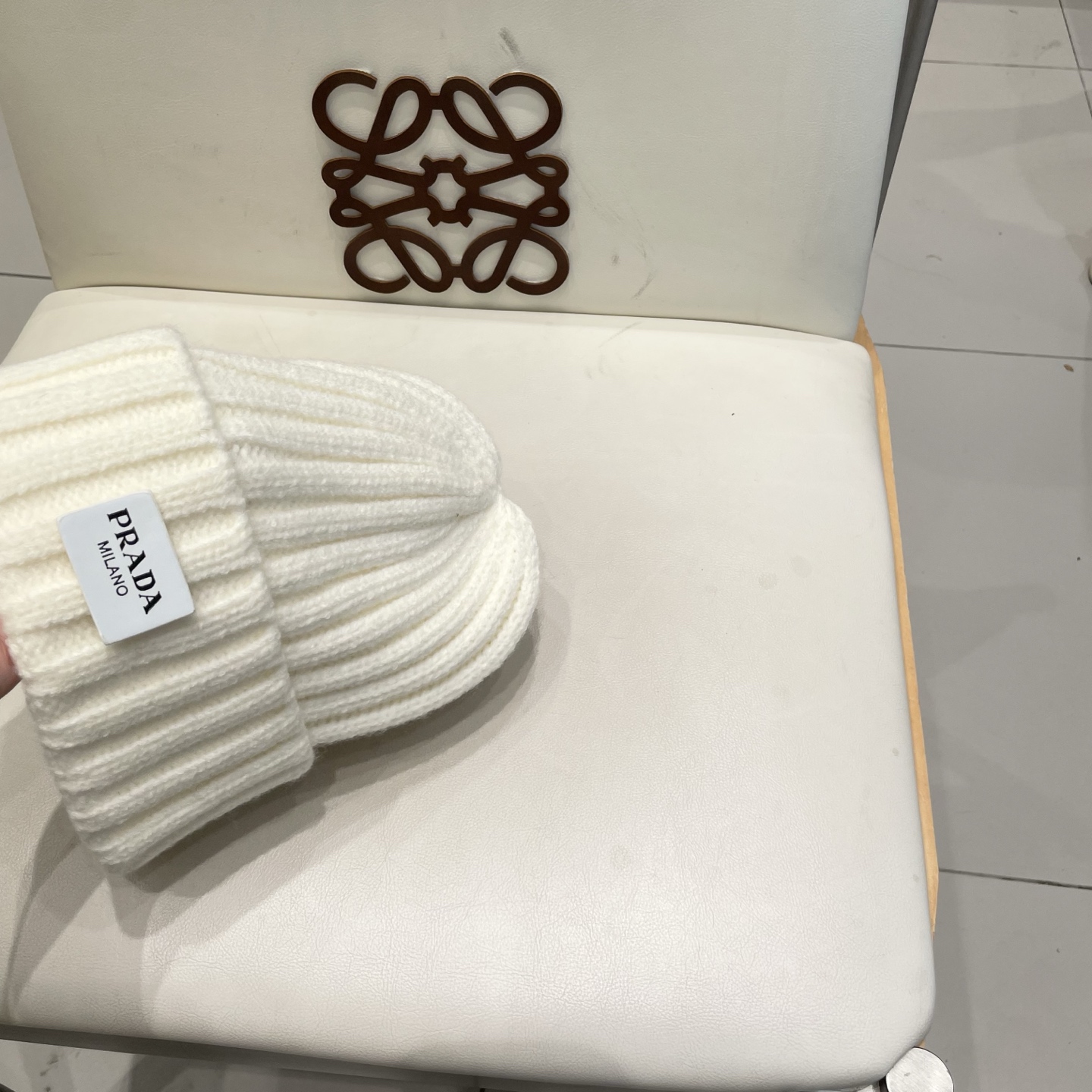 普拉达🐰秋冬毛线帽简直质感从头开始了！巨推荐大家这顶不管什么类型的衣服都好配💖休闲和甜美都能牢牢拿捏