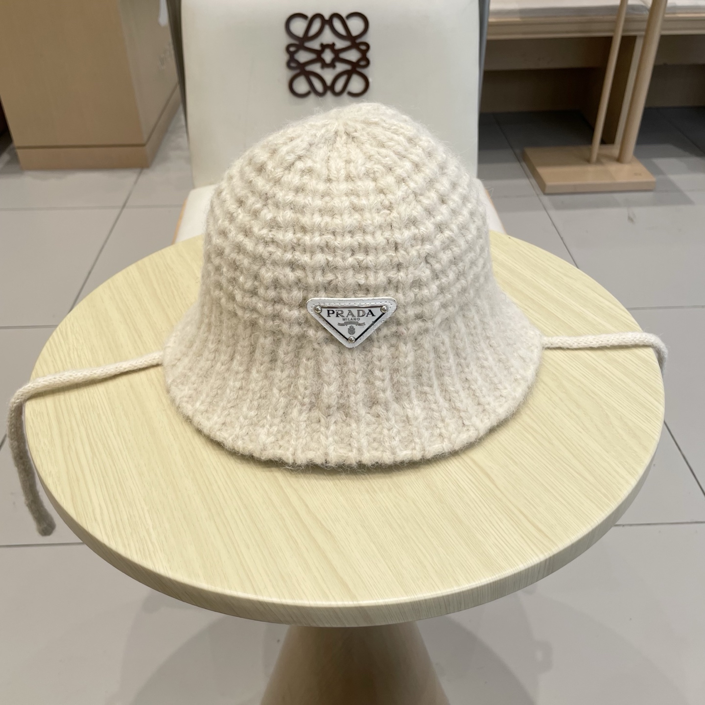 Prada普拉达美拉德风秋冬百搭渔夫帽子女韩系ins保暖护耳毛线针织帽棕色